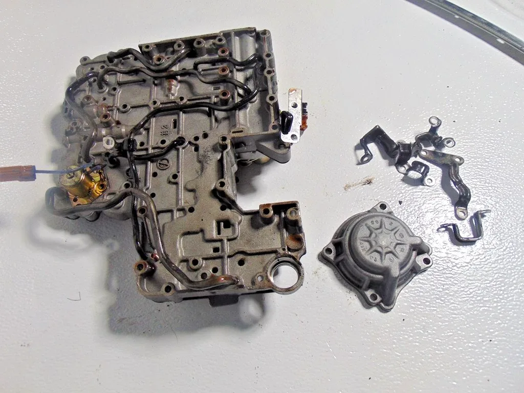 1989 Nissan 240SX S13 KA24E Automatic Transmission Valve Body Assembly OEM image 3