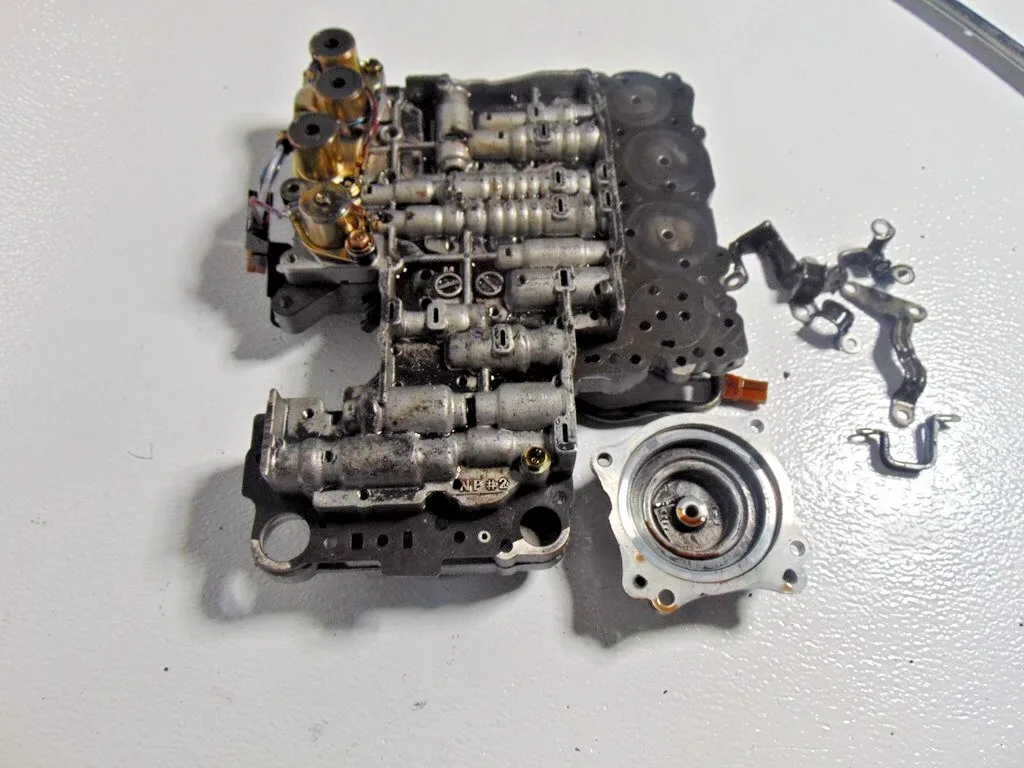 1989 Nissan 240SX S13 KA24E Automatic Transmission Valve Body Assembly OEM image 4