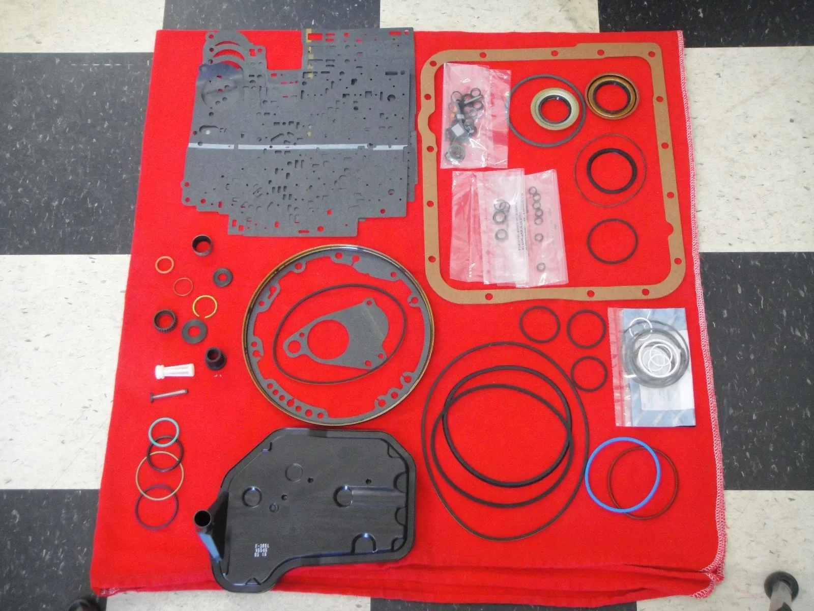 2002-Up 4L65E / 4L70E Transmission Super Rebuild Kit 74008GPF - Transtar image 2