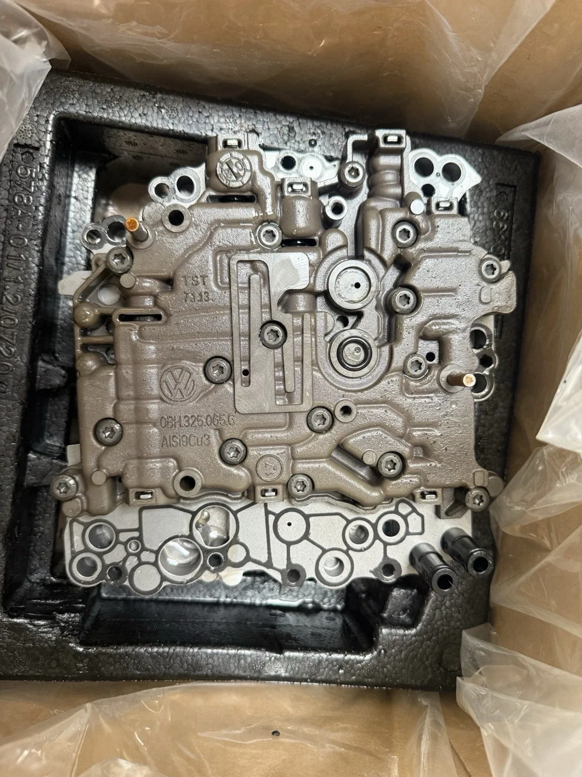 2018 Lamborghini Hurakak Transmission Valve Body VAG 0BH.325.065G image 2