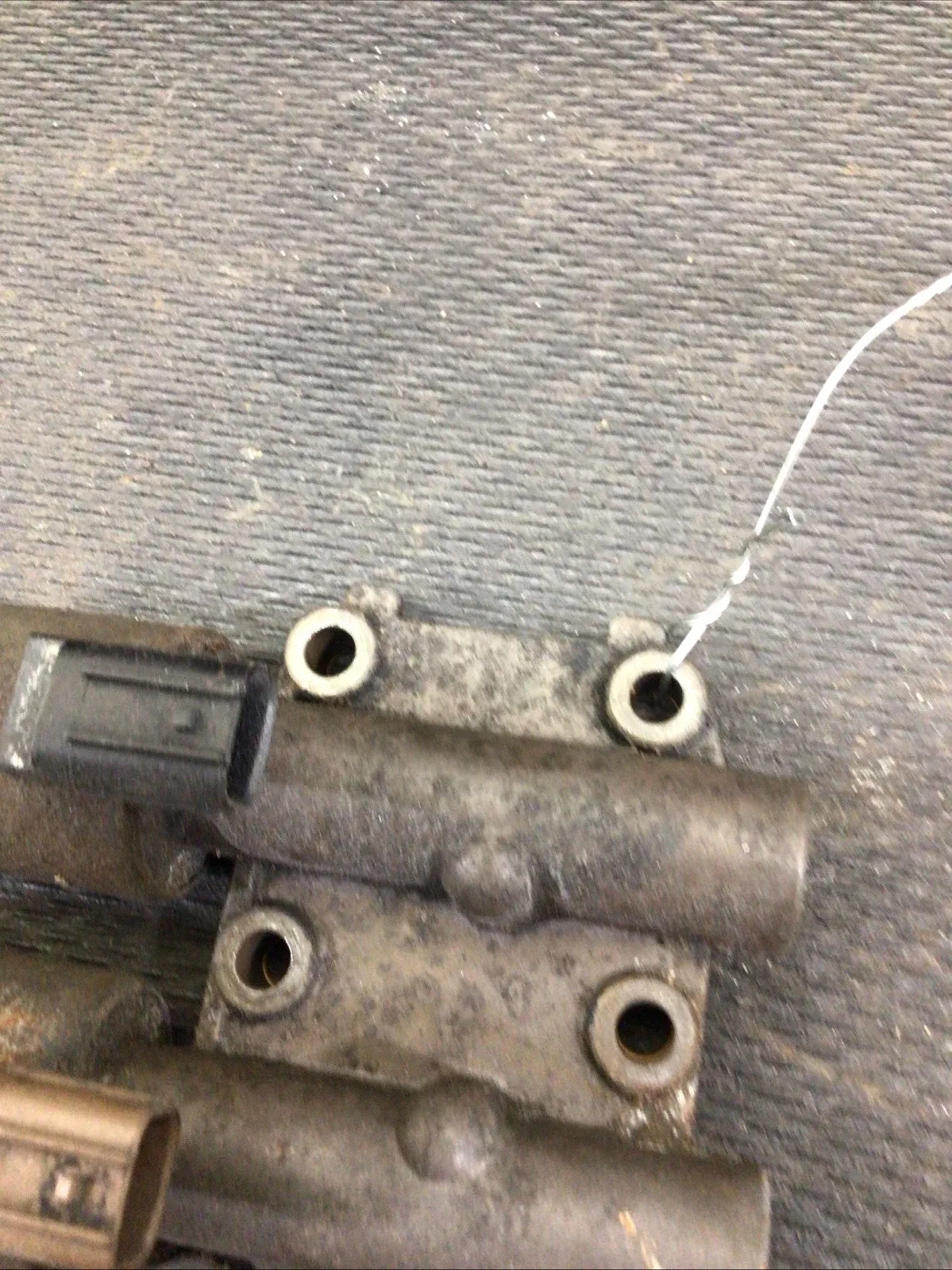 2004 Honda CR-V - Control Solenoid Valves B And C image 3