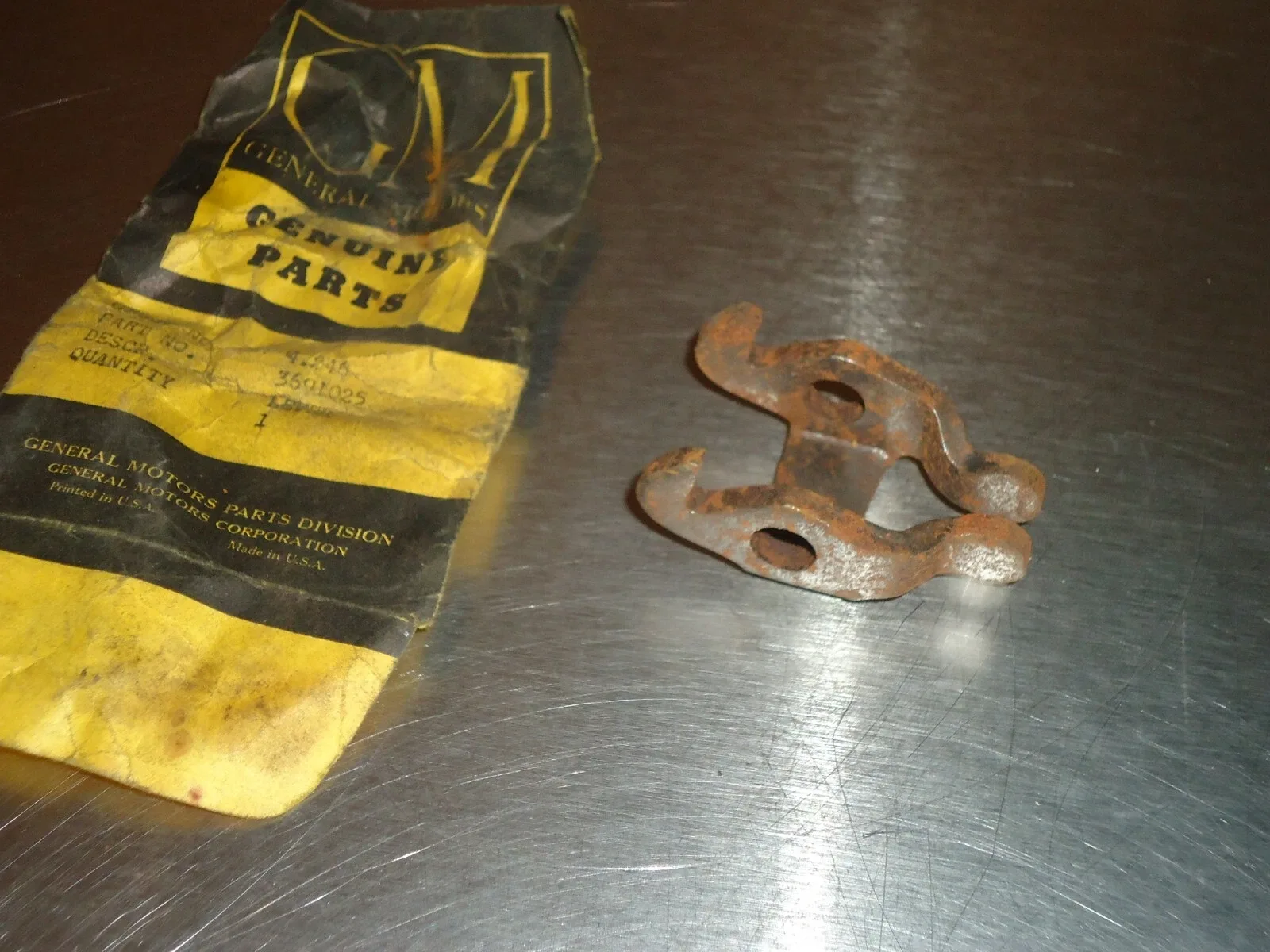 GM Powerglide Reverse Brake Band Lever 3691025 (Chevrolet OEM) image 3