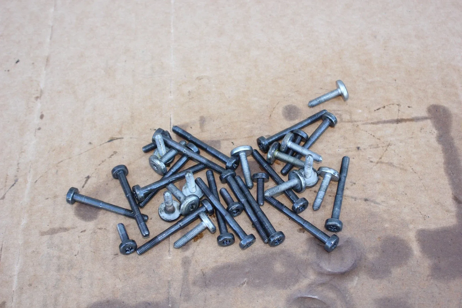 2012-2015 BMW 328i xDrive A/T Transmission Valve Body / Oil Pan Bolts image 2