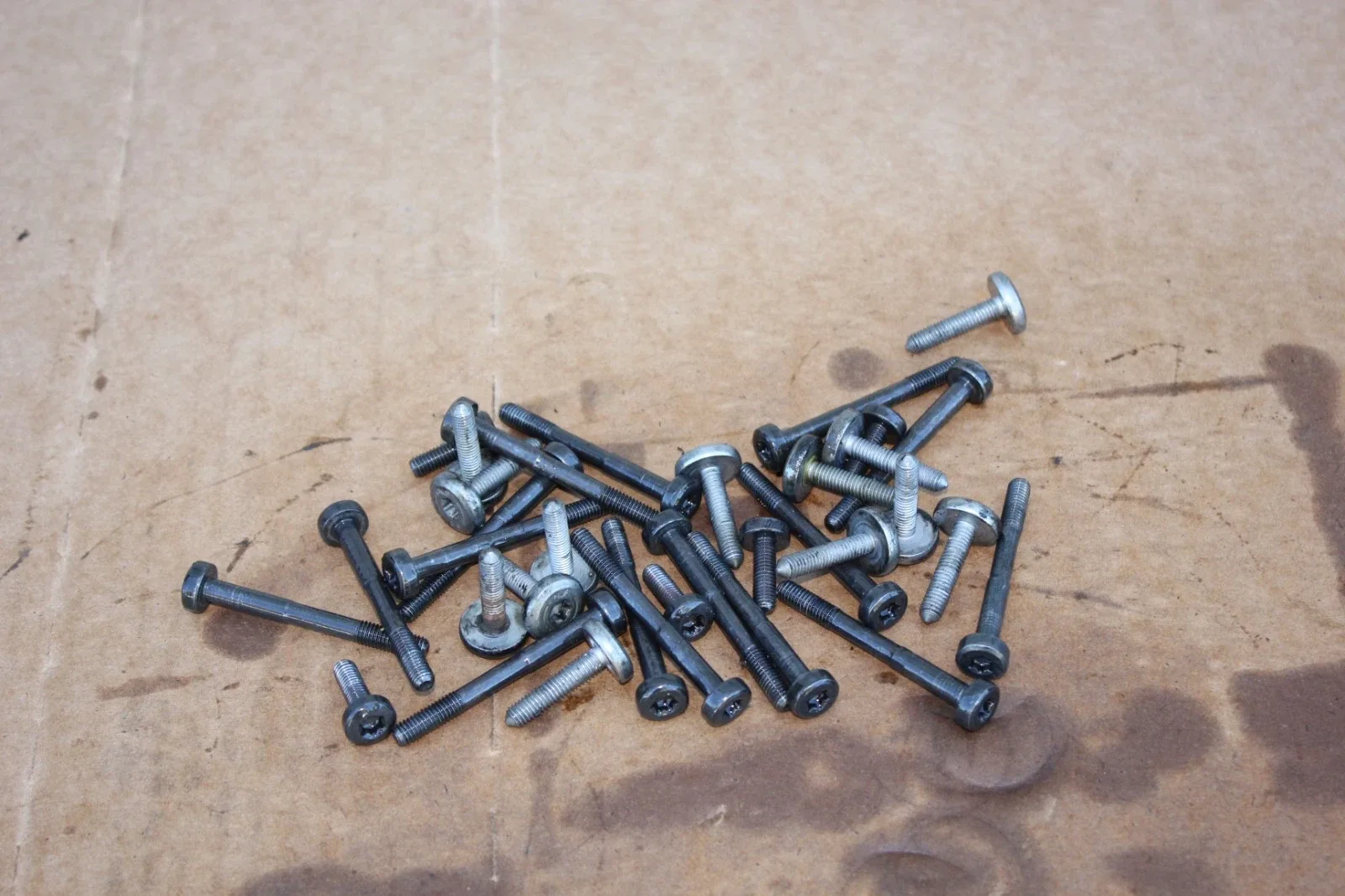 2012-2015 BMW 328i xDrive A/T Transmission Valve Body / Oil Pan Bolts image 3