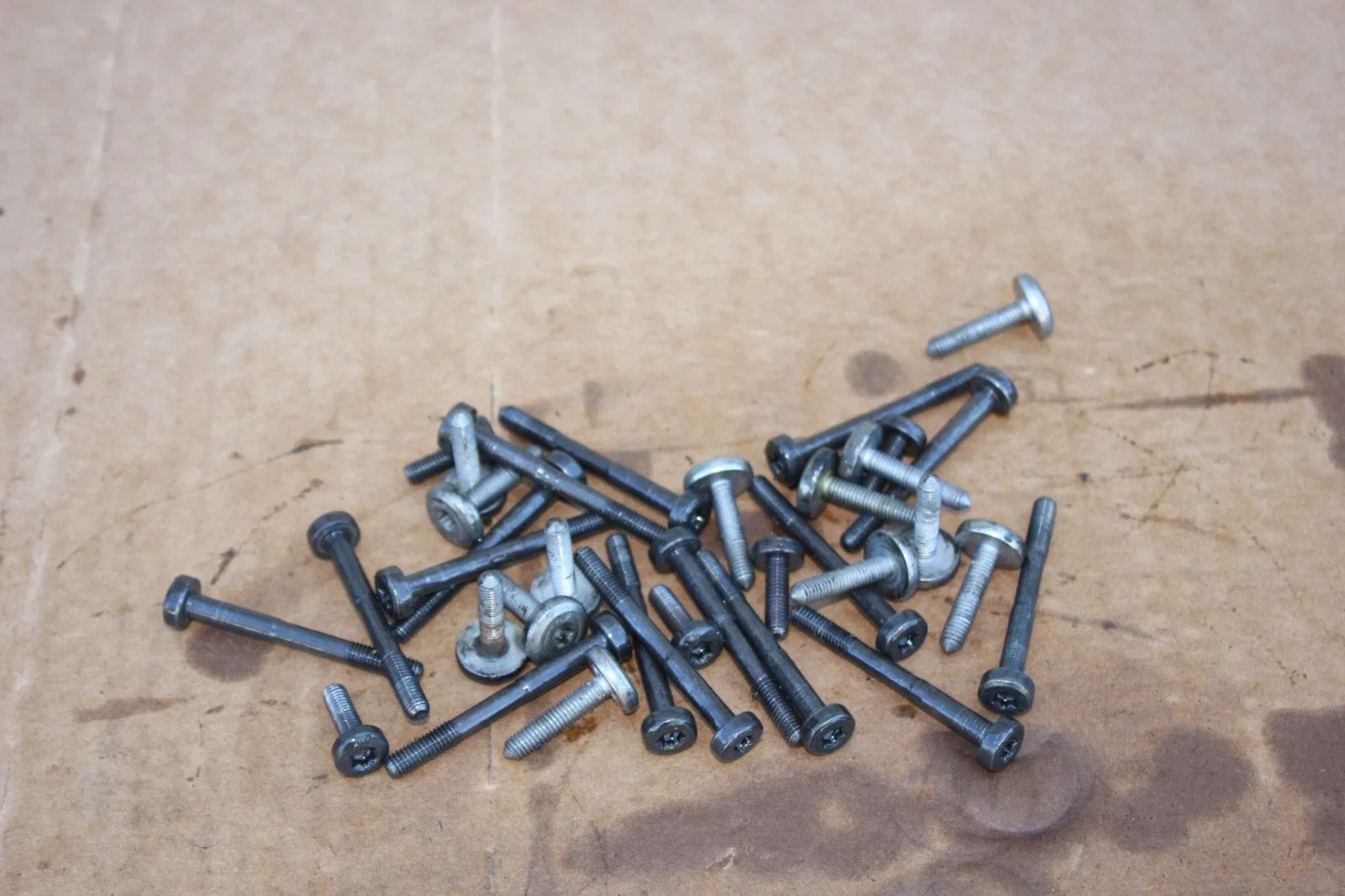 2012-2015 BMW 328i xDrive A/T Transmission Valve Body / Oil Pan Bolts image 4