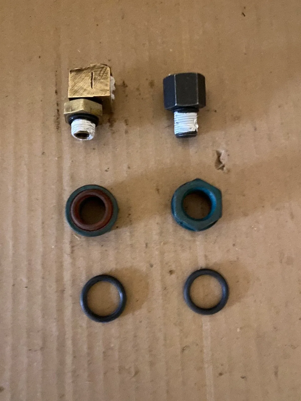 Ford C5 Transmission Fitting Kit — 90° & Straight Fittings, 2 Band Nuts & O-Rings