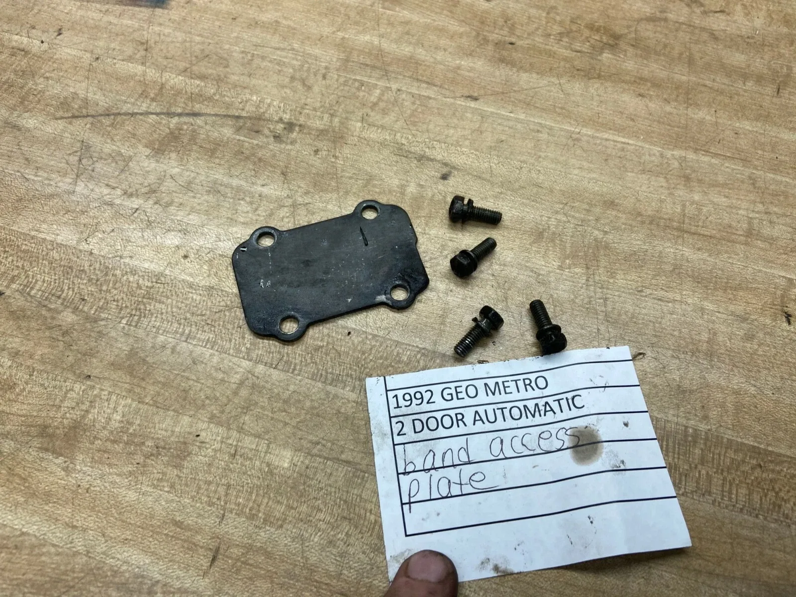 1989-1994 GEO METRO AUTOMATIC TRANSMISSION BAND ACCESS PLATE AND BOLTS