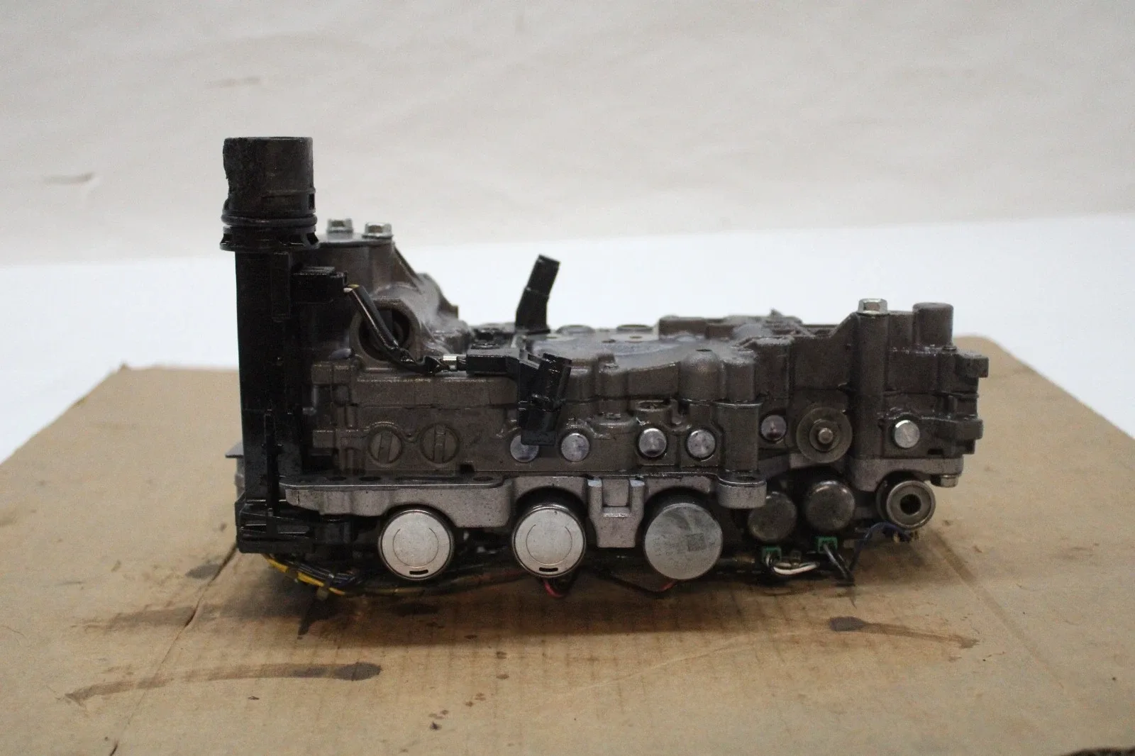 2015-2018 Toyota RAV4 Transmission Valve Body OEM image 4