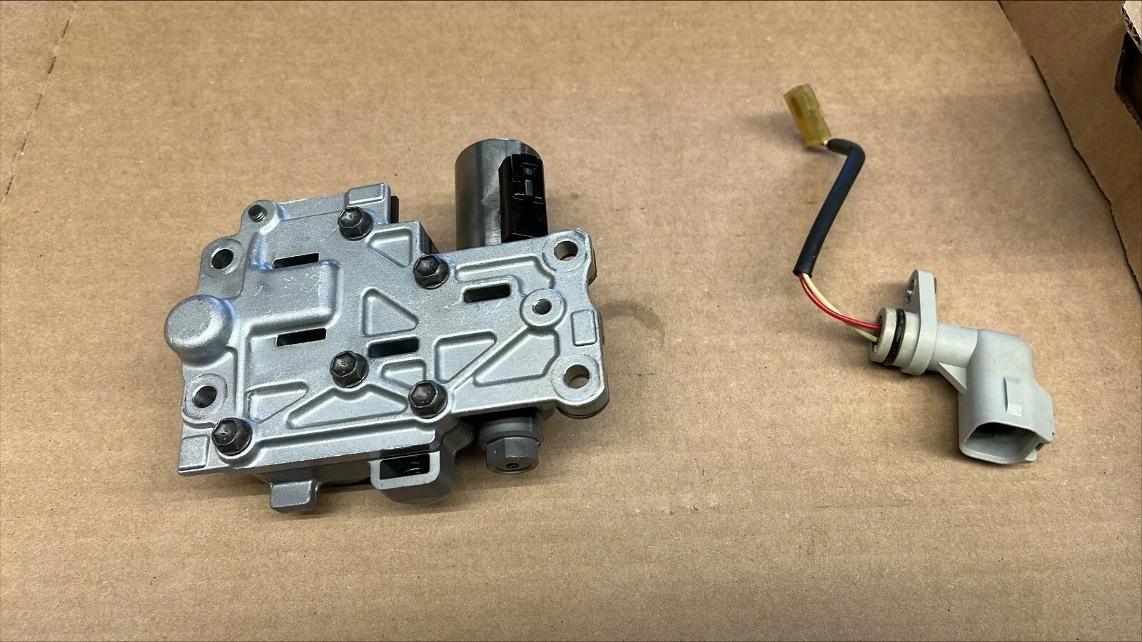 2006-2015 Lexus IS250 IS350 Transfer Case Valve Body with Solenoid UF1AE