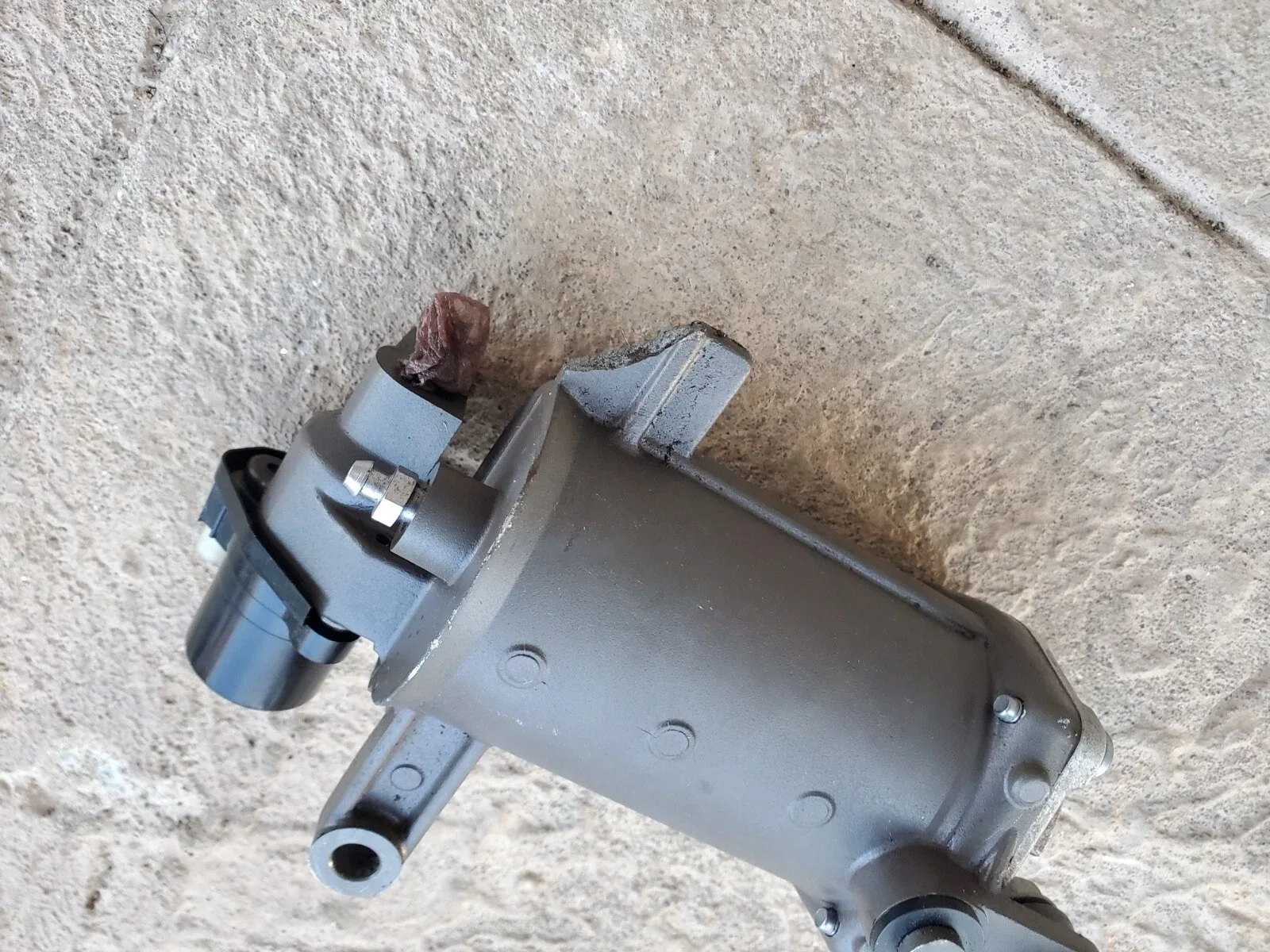 2020-2022 Chevrolet Equinox LT Automatic Transmission Servo Accumulator MPN 24292557 image 2