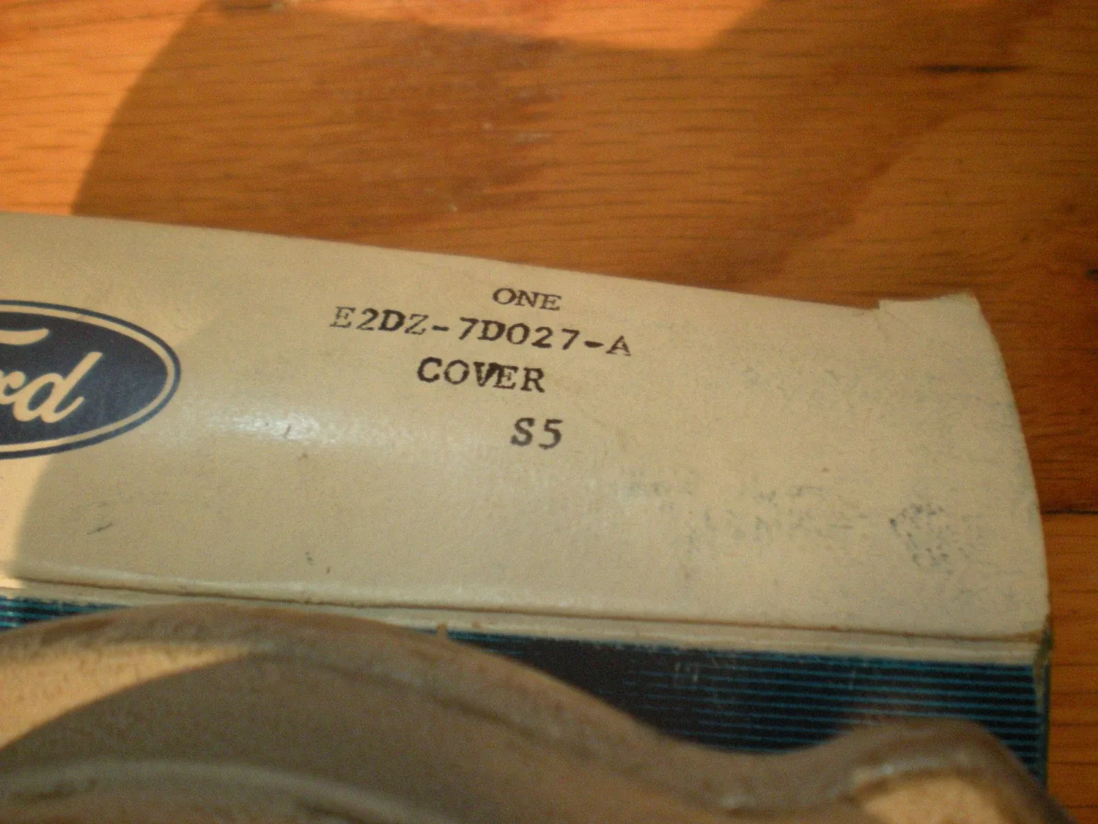 1983-1984 Ford Mustang C5 Transmission Servo Cover - E2DZ-7D027-A image 2
