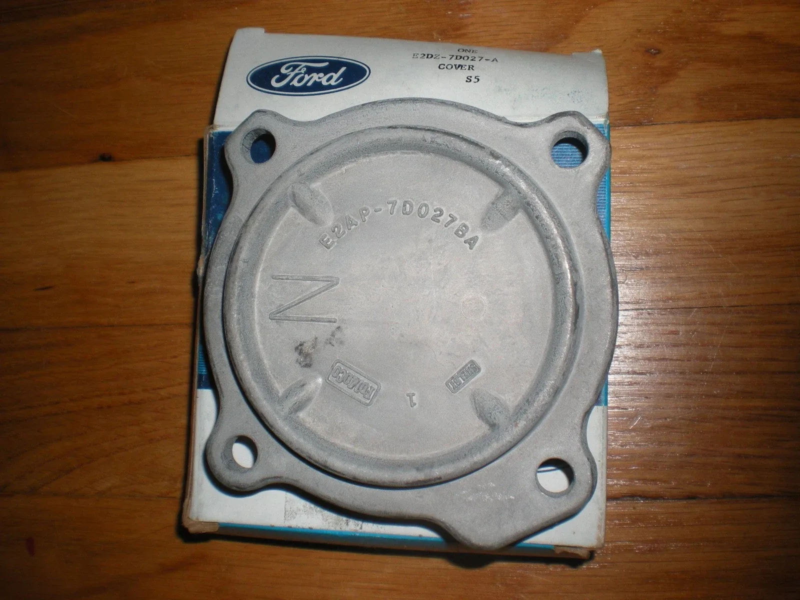 1983-1984 Ford Mustang C5 Transmission Servo Cover - E2DZ-7D027-A