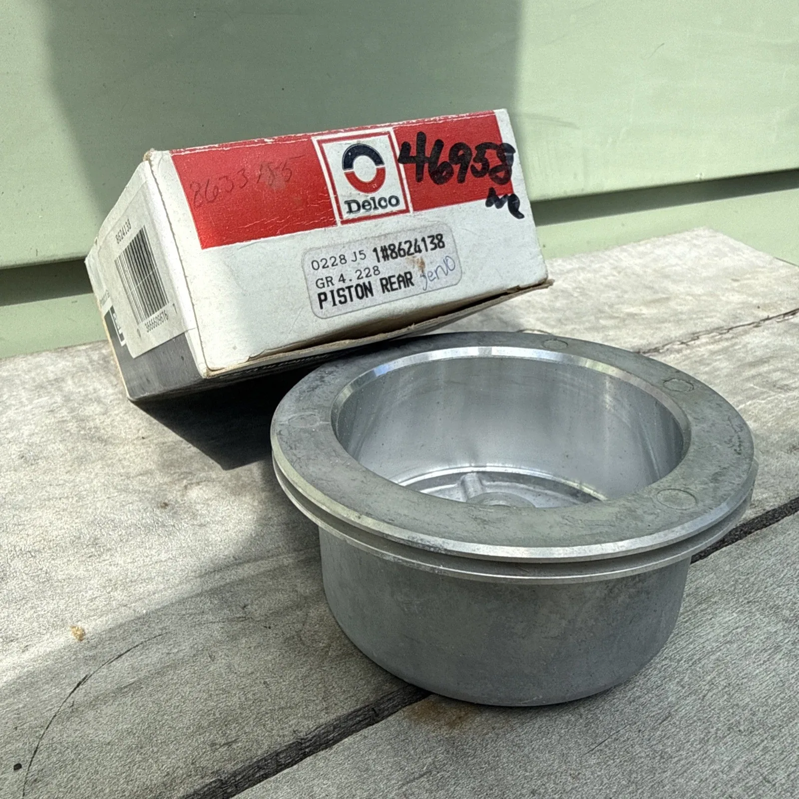 GM Turbo 400 Rear Servo Piston 8624138 - NOS image 2
