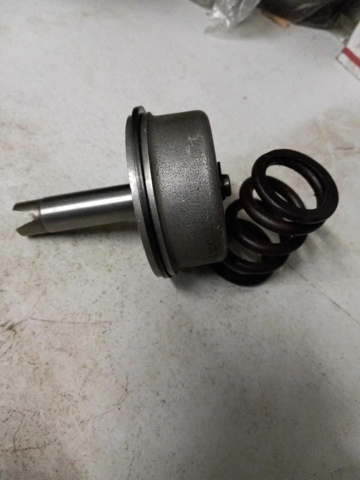 Chevrolet Powerglide Servo & Spring — Used Servo (Stock) image 3