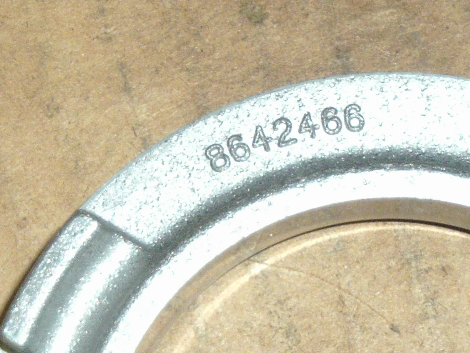 GM OEM 2-4 Inner Servo Piston Housing 8642466 for 700R4 / 4L60 / 4L60E image 2