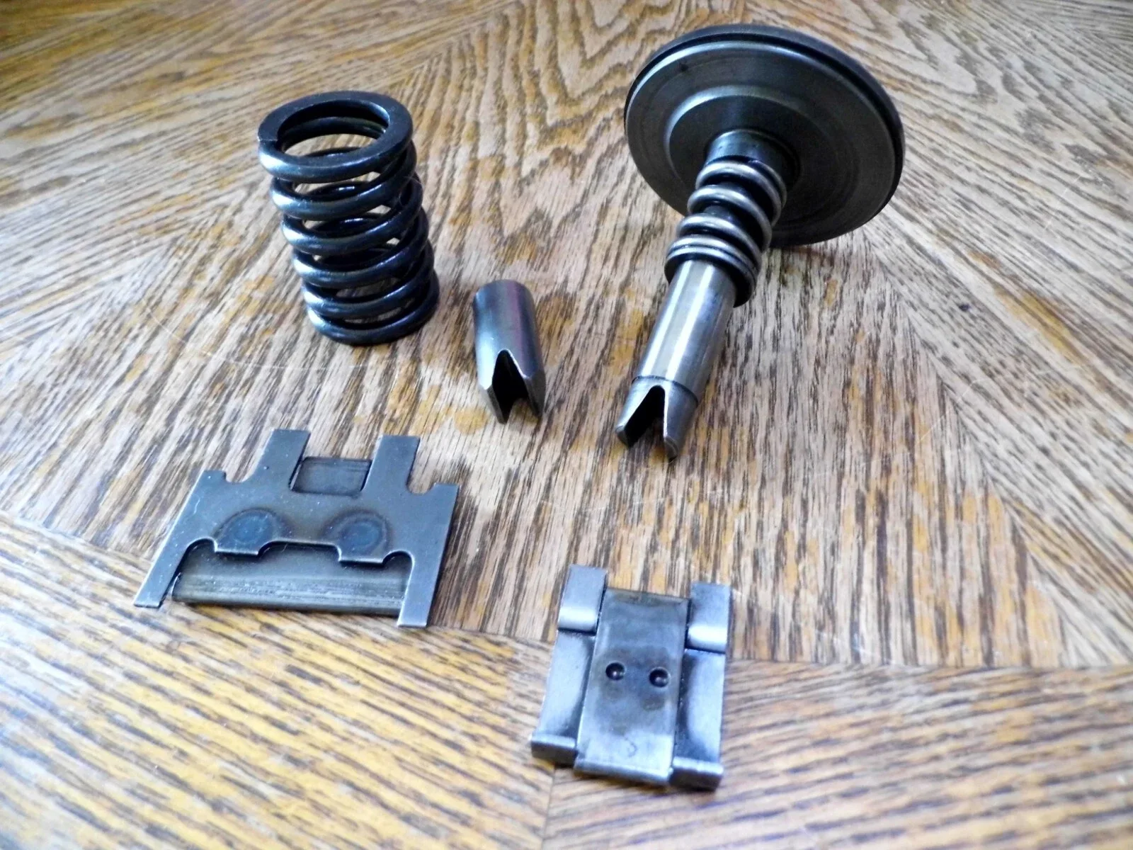 Chevrolet Powerglide Low Brake Band Servo with Struts & Anchors - Used image 3