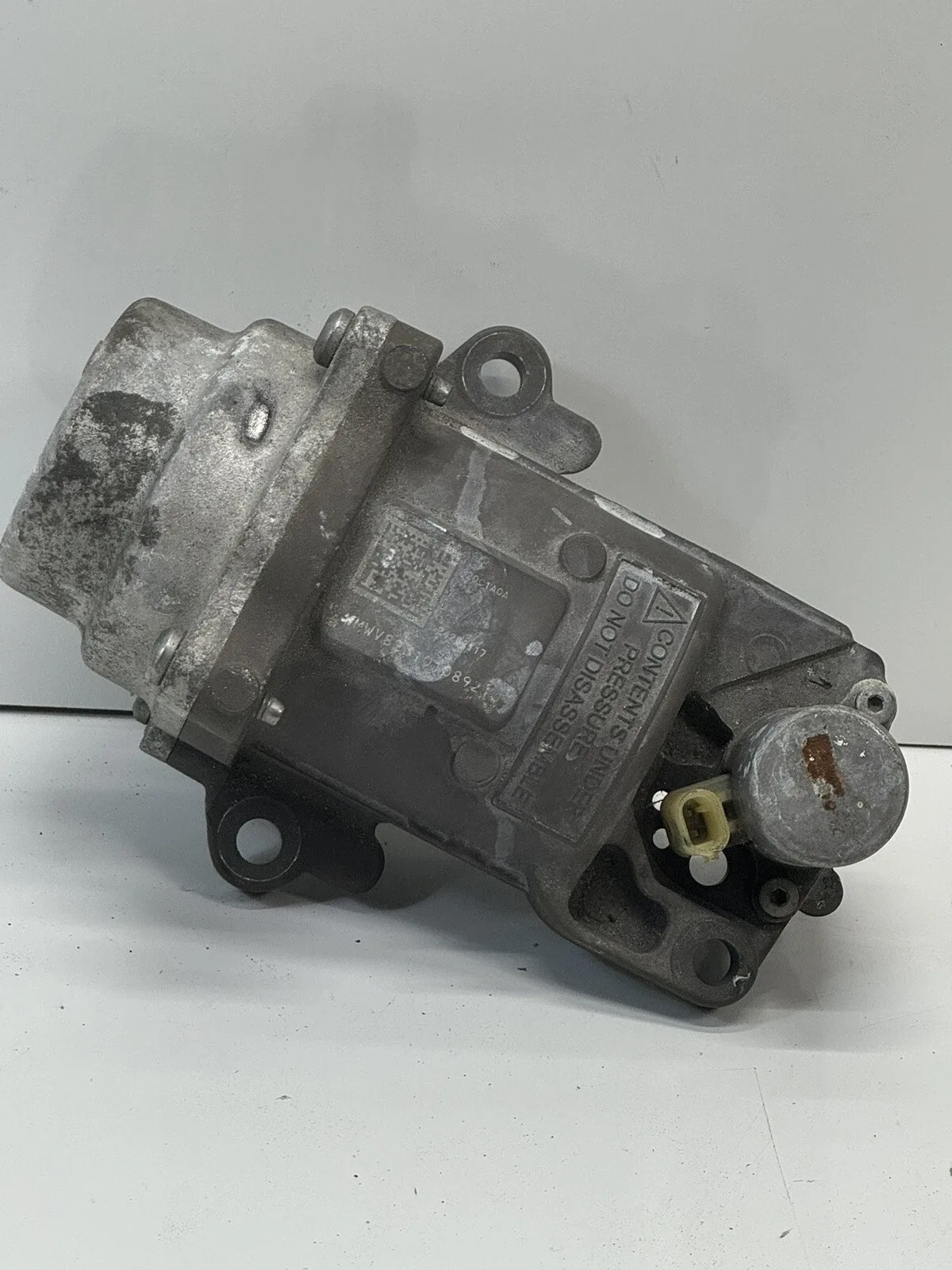 2019 Cadillac XT4 Automatic Transmission Servo Accumulator MPN 24288117 image 2