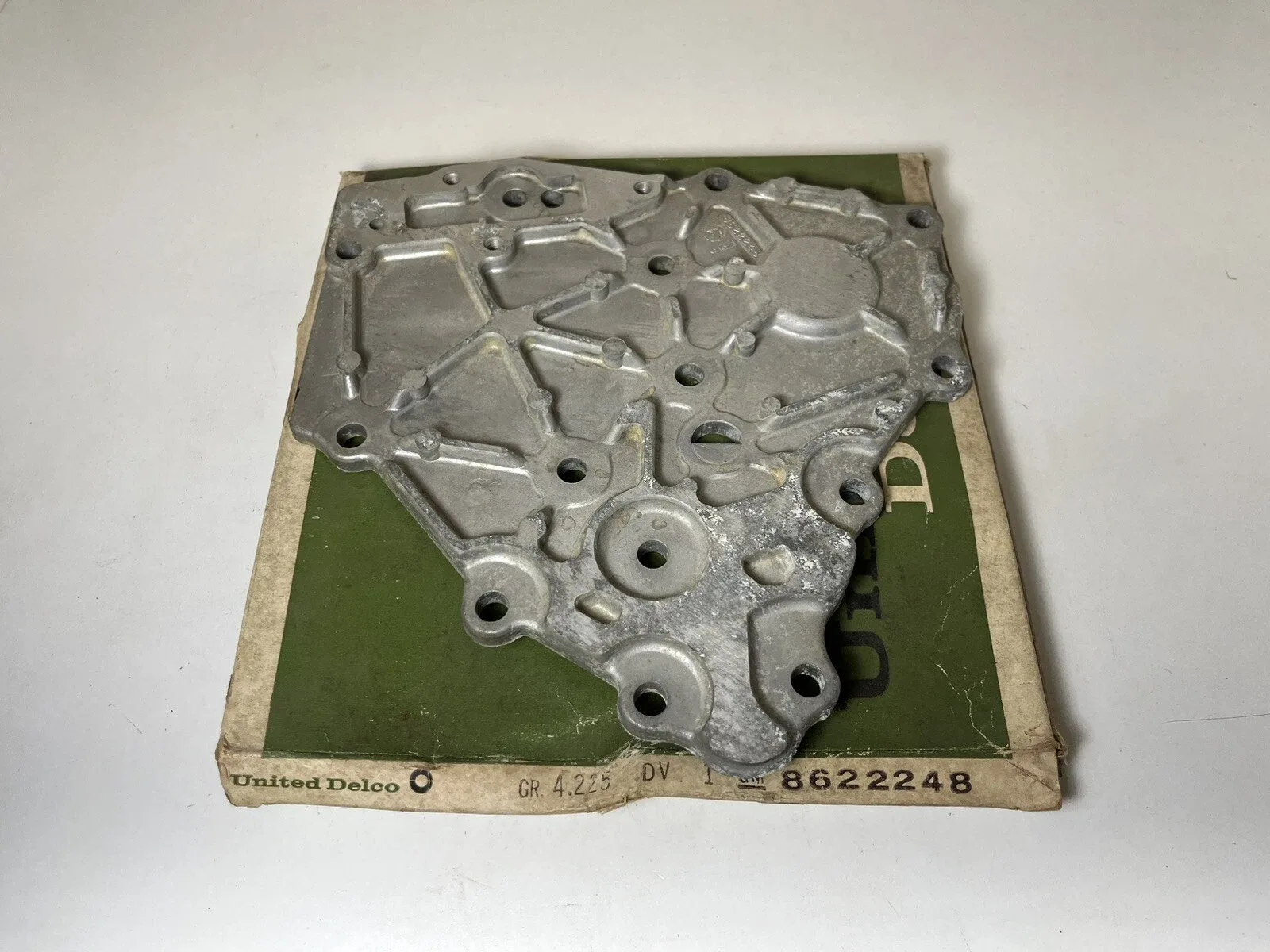 1961-1964 Pontiac & Oldsmobile Front Accumulator Cover Delco 8622248 image 3