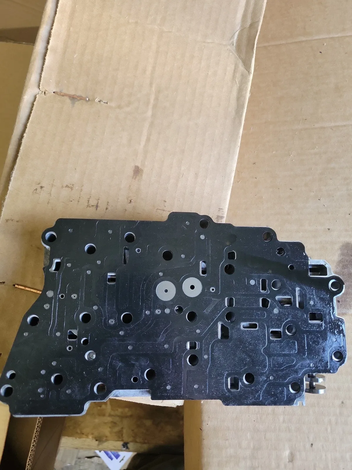 2016 Buick Encore 1.4L OEM Valve Body 6T40 image 4