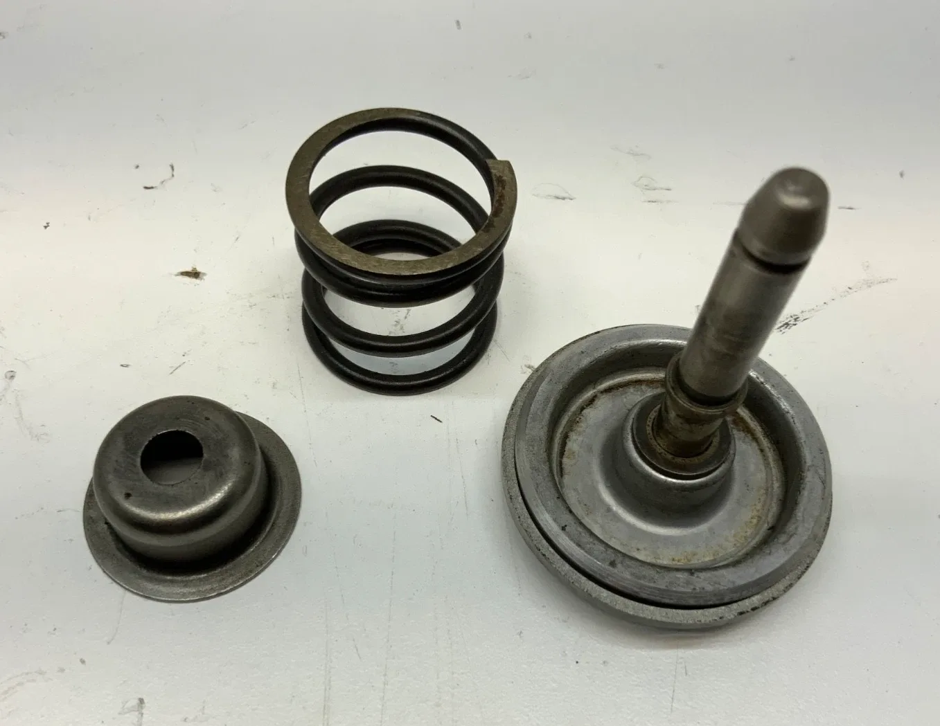 GM TH400 Front Servo Piston Assembly 8623649-8 (1964-1970) image 2