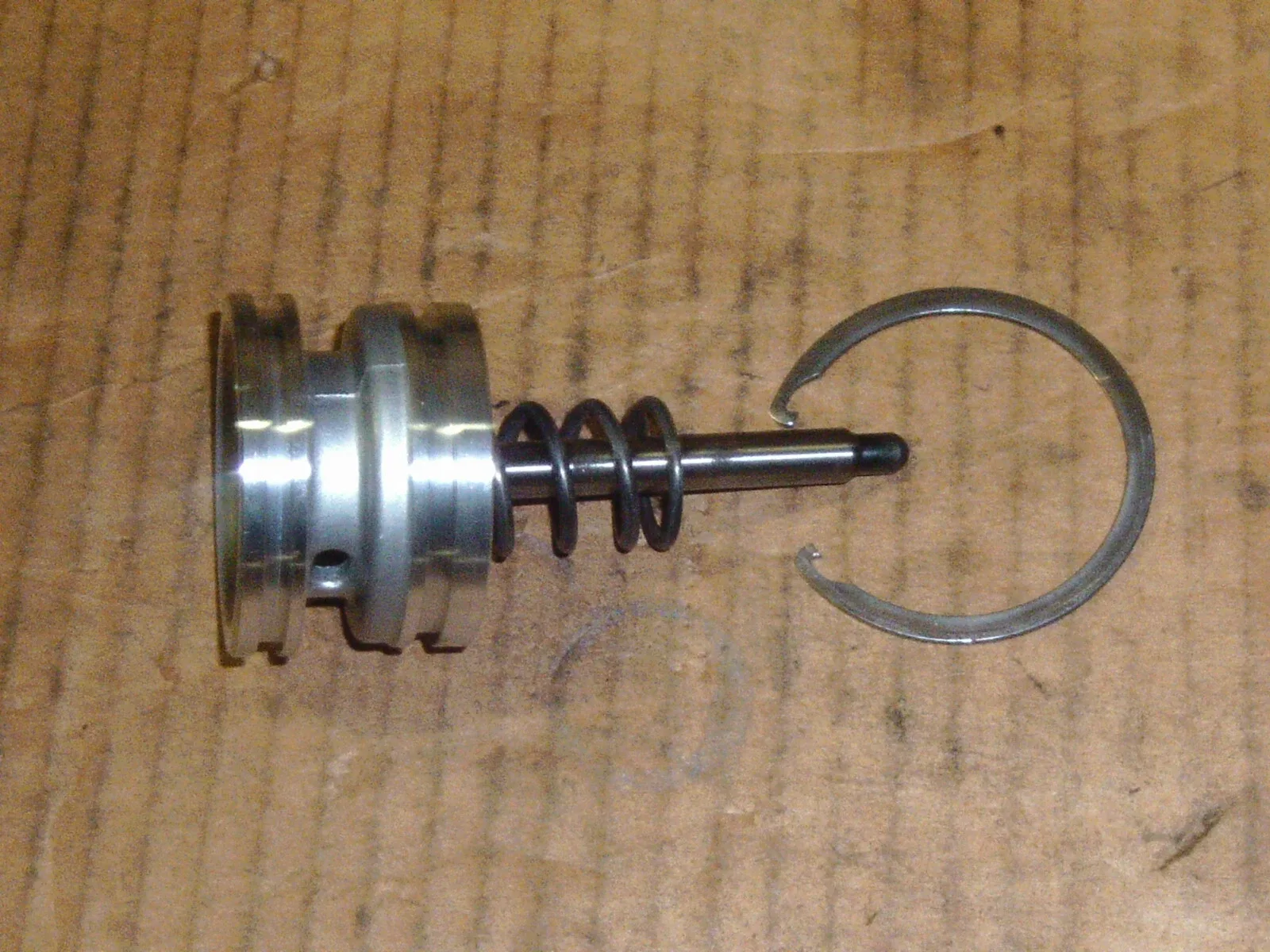 Nissan/Infiniti Front Brake Band Servo Assembly RE5R05A