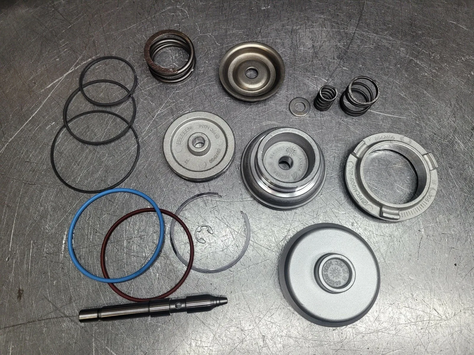 GM 2-4 Servo Assembly for 4L60E / 4L65E / 4L70E / 700R4 MPN 8642553 image 2