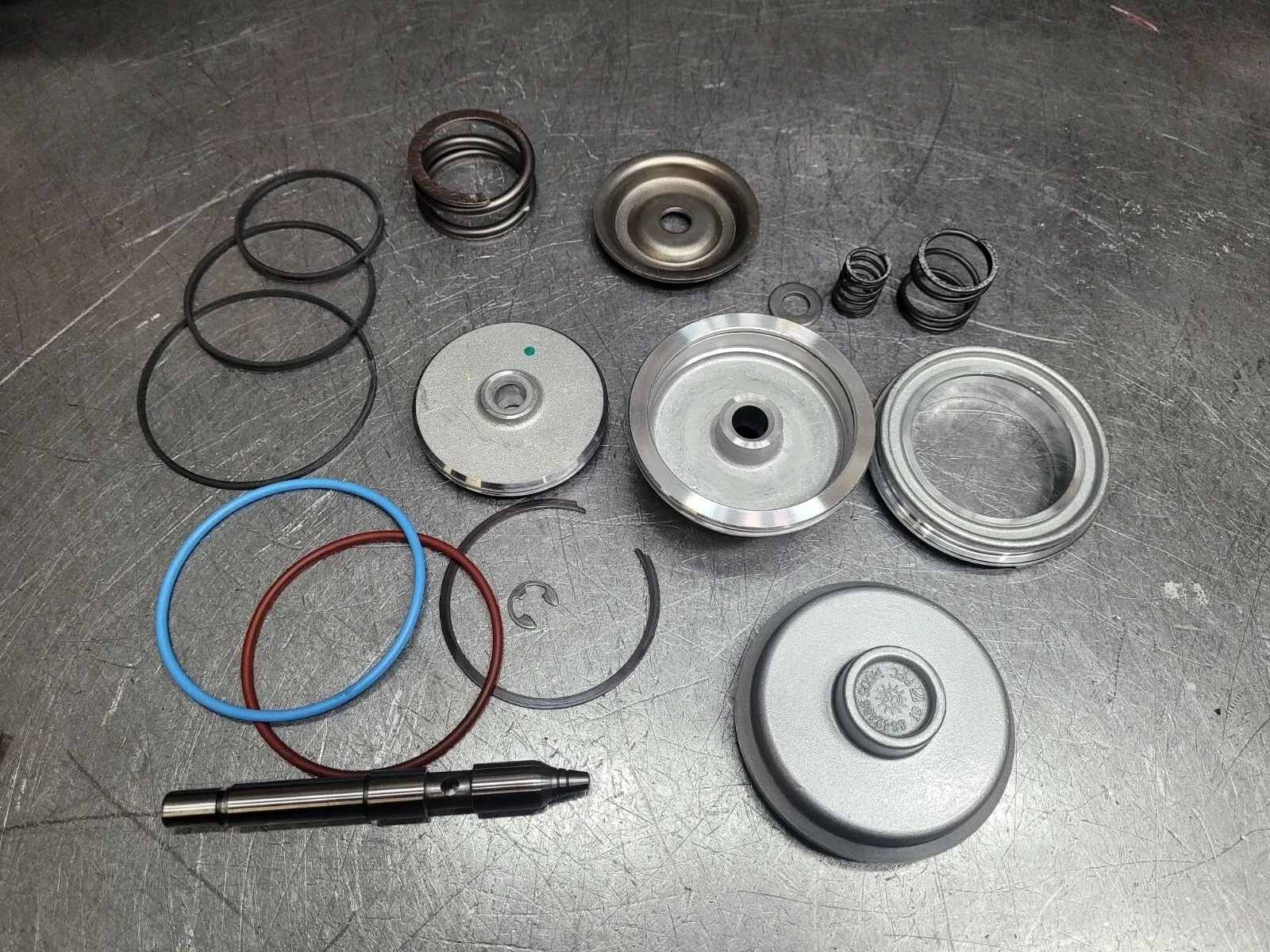 GM 2-4 Servo Assembly for 4L60E / 4L65E / 4L70E / 700R4 MPN 8642553 image 3