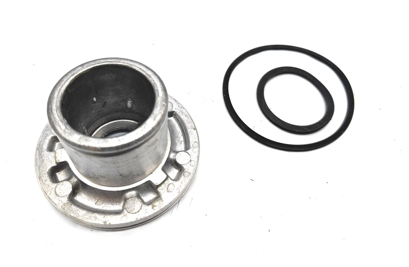 4L80-E / TH400 Reverse Servo Accumulator Piston w/ Seals — 34914-01 image 3