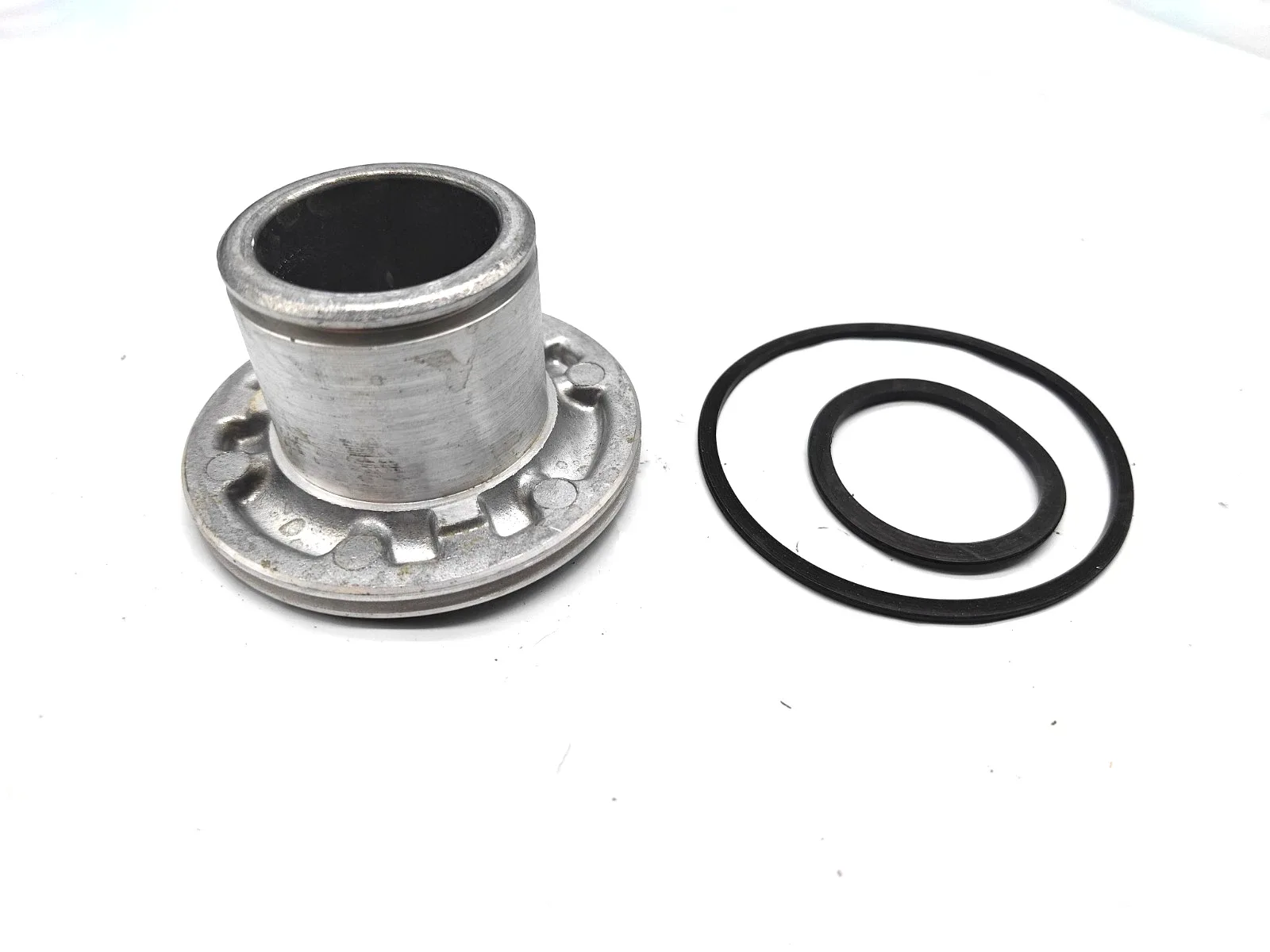 4L80-E / TH400 Reverse Servo Accumulator Piston w/ Seals — 34914-01