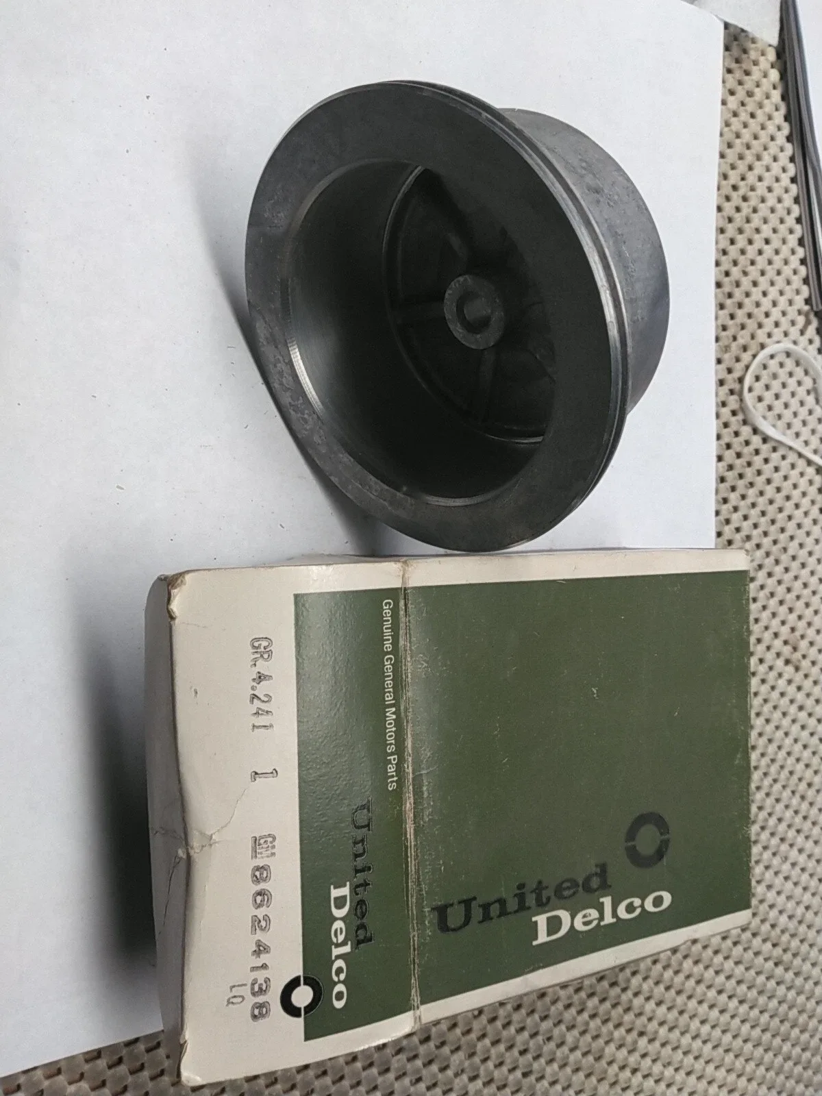 GM Turbo 400 Servo Piston 8624138 (NOS)