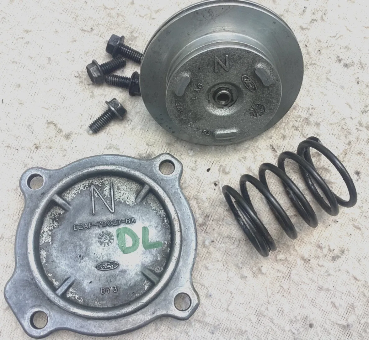Ford  C4 / C5 Auto Trans N Servo    OEM Used     with Spring & Bolts