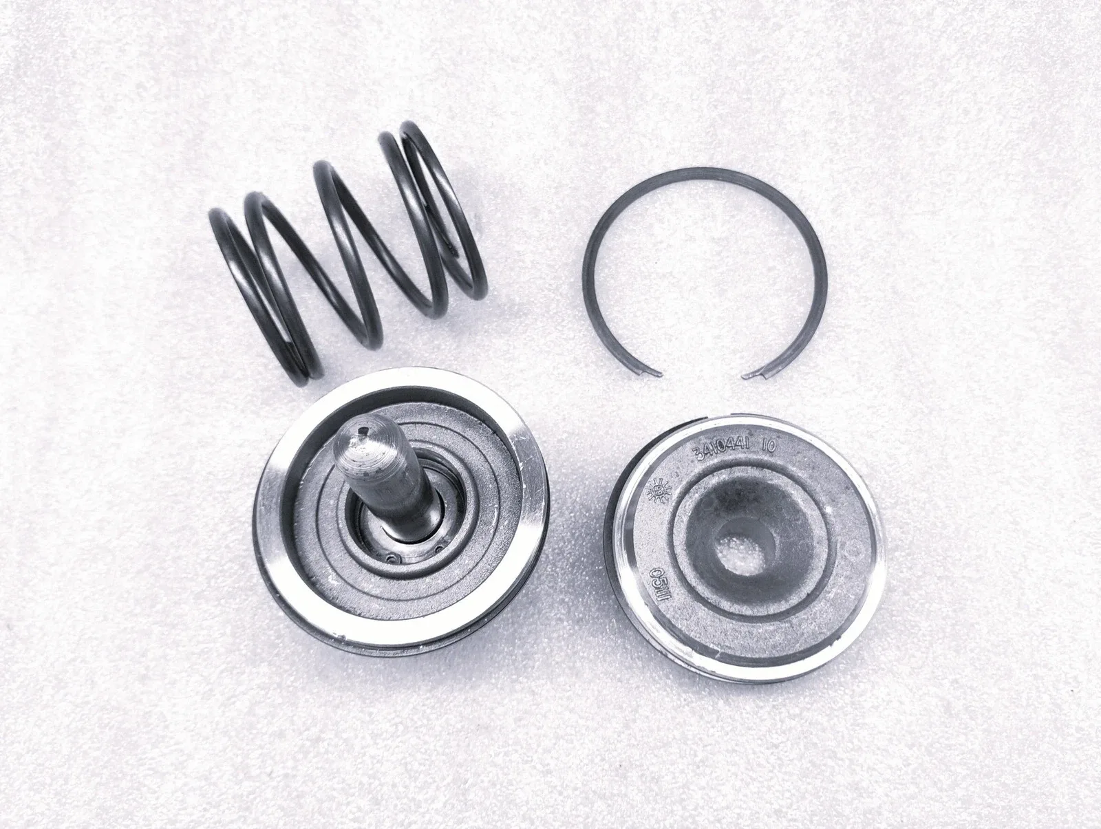 A518/A727/46RH/46RE Front Kickdown Servo Piston Kit — Chrysler 3410440 image 2