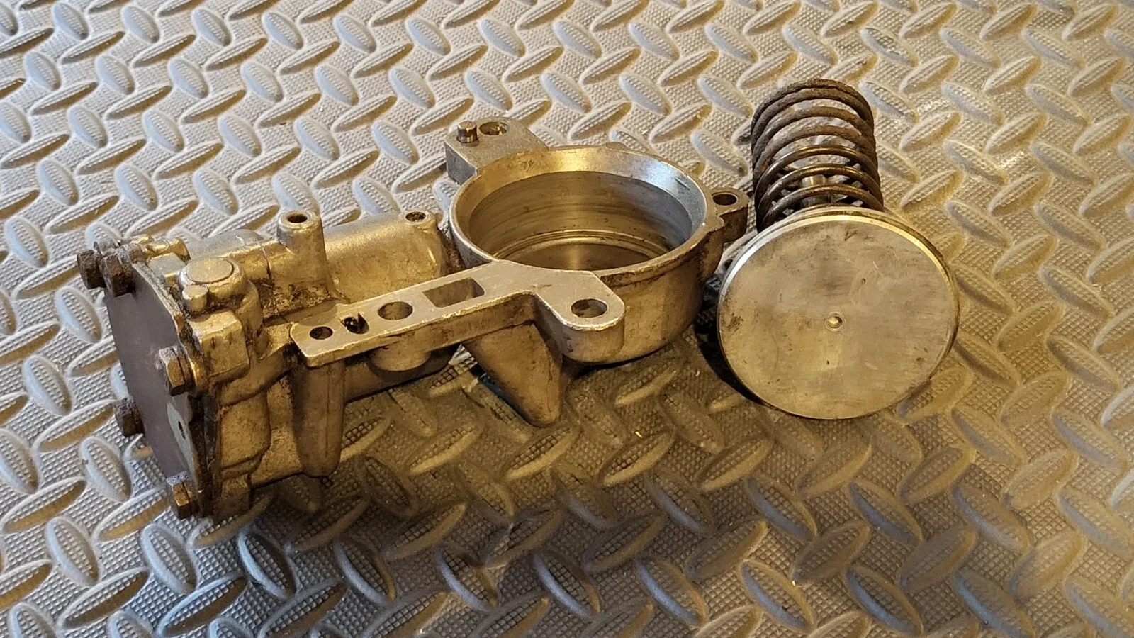 GM Oldsmobile Jetaway Transmission Accumulator & Servo Body image 2