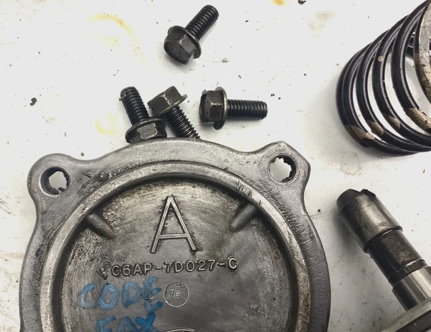 Ford C4 Transmission A Servo OEM Used image 3