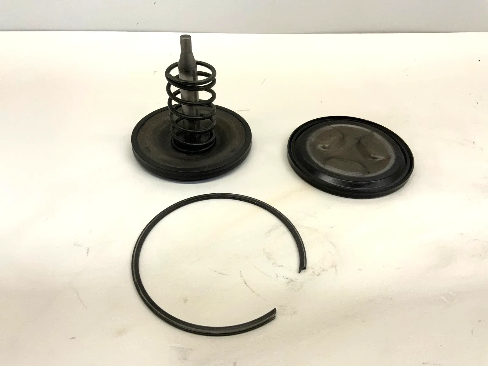 1980+ Ford AODE Reverse Servo Piston Assembly E0AP-7D28I-AA