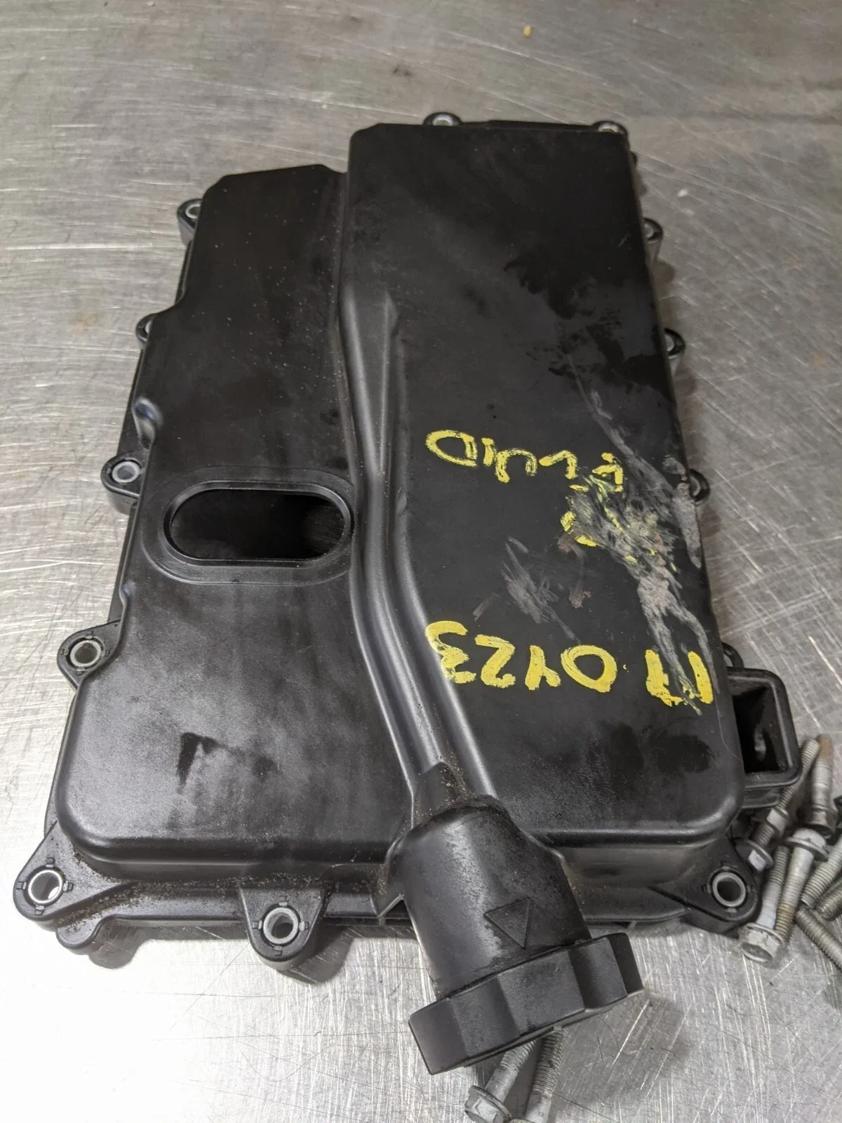 Chevrolet Traverse Automatic Valve Body Cover 24245264 image 3