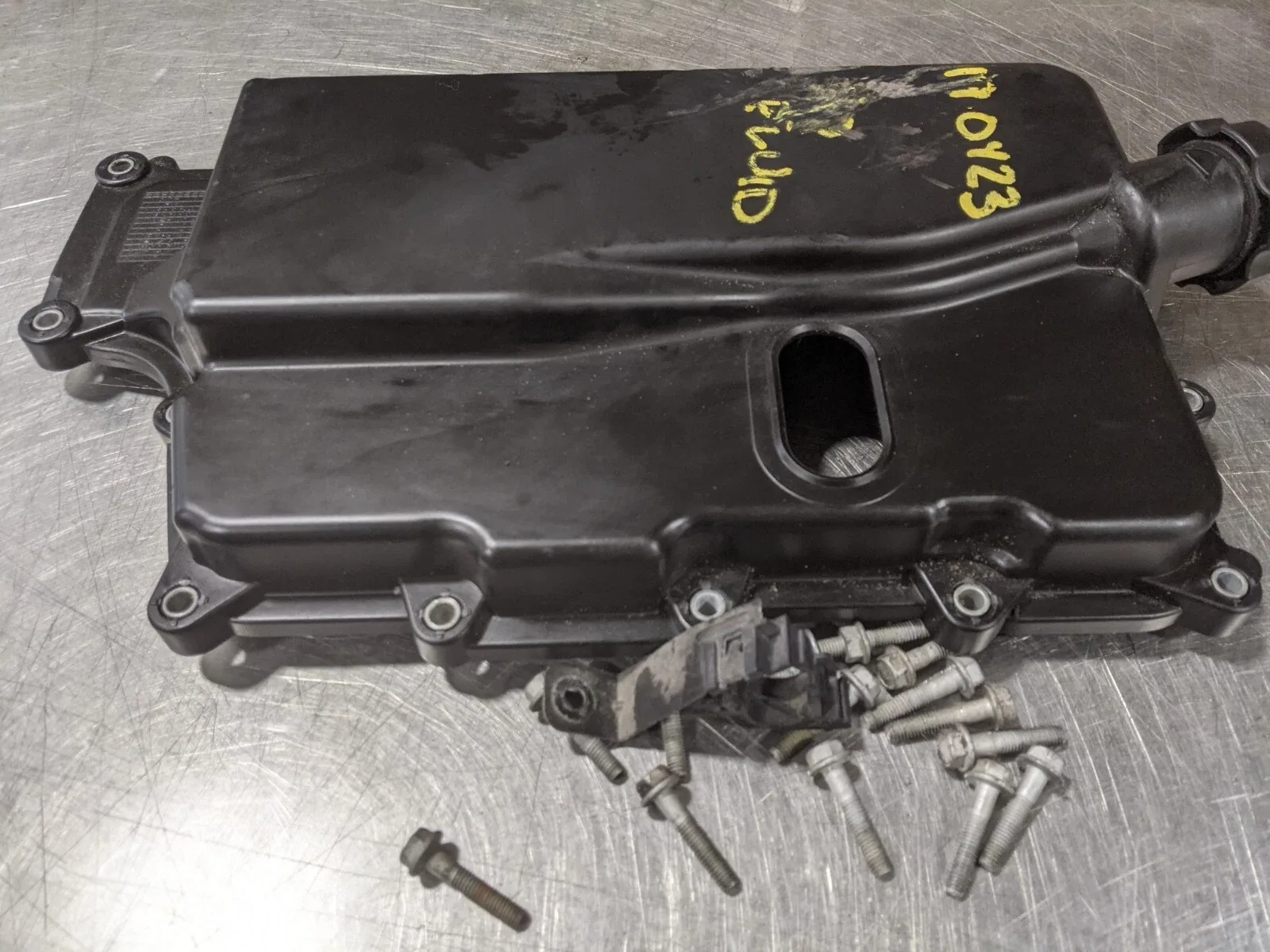Chevrolet Traverse Automatic Valve Body Cover 24245264 image 4