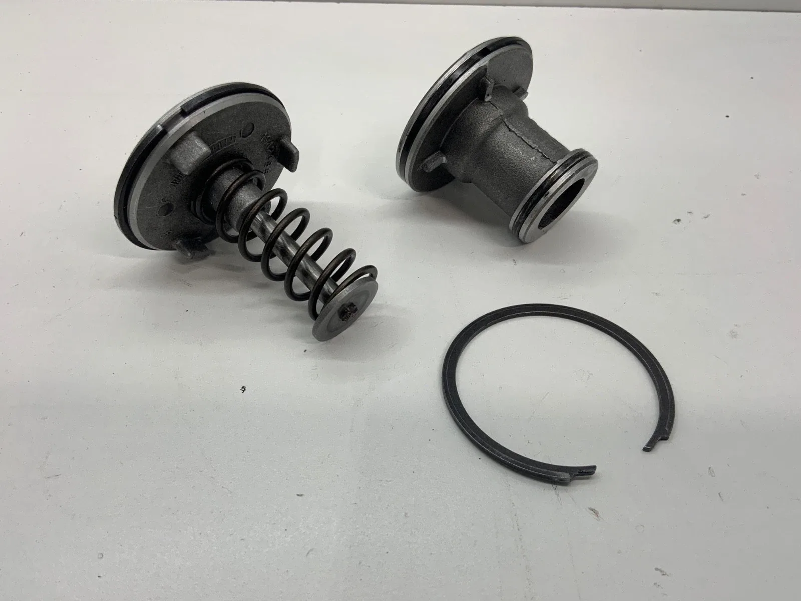 1967-1971 Mopar 904 Automatic Transmission Kickdown Servo Assembly - 1942485-18 image 3