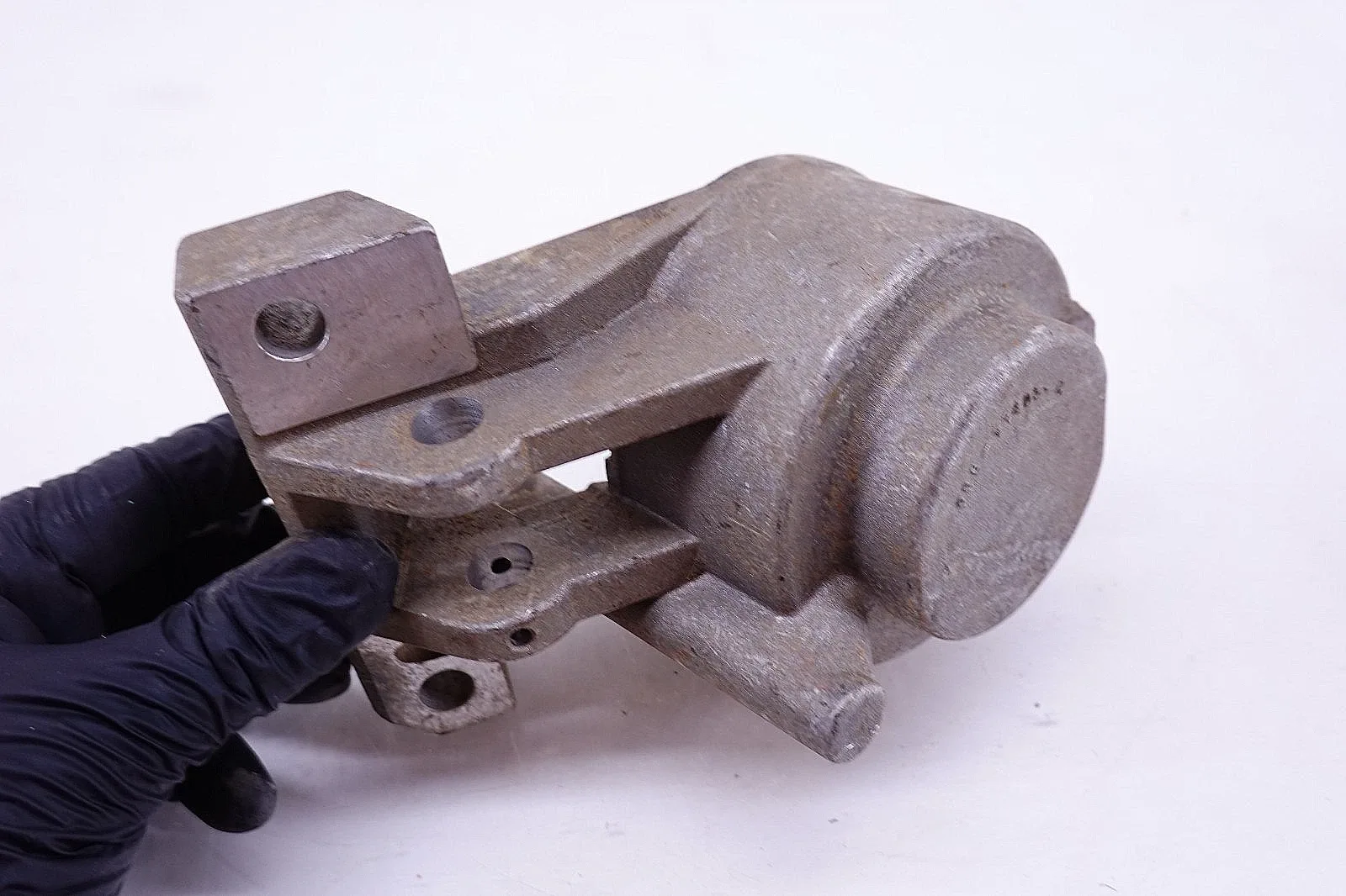 Fordomatic Rear Servo Housing PBB-77405-A (C54-4) - Ford NOS image 4