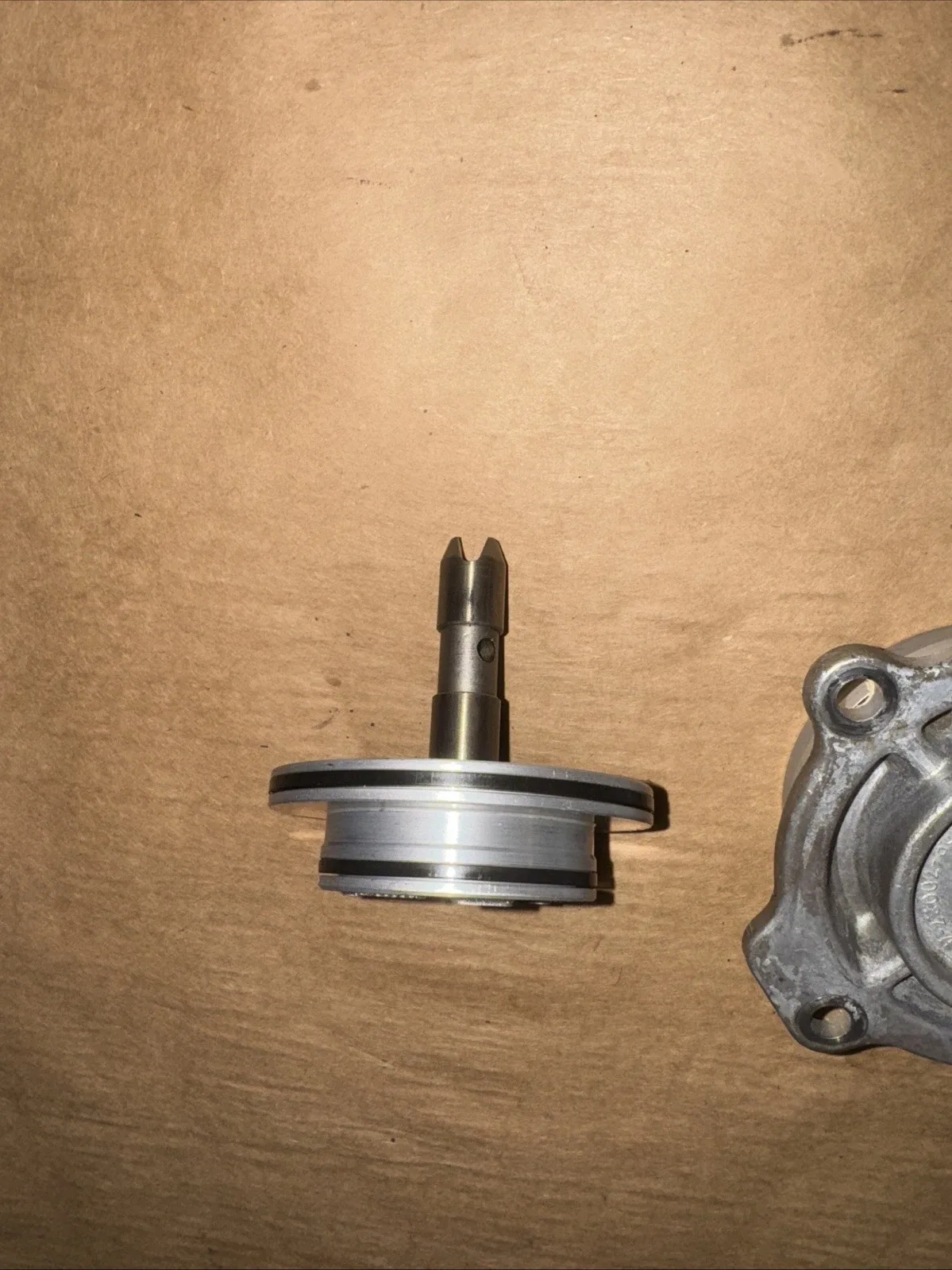 Ford C4 Intermediate Servo & Cap, Cast W image 3