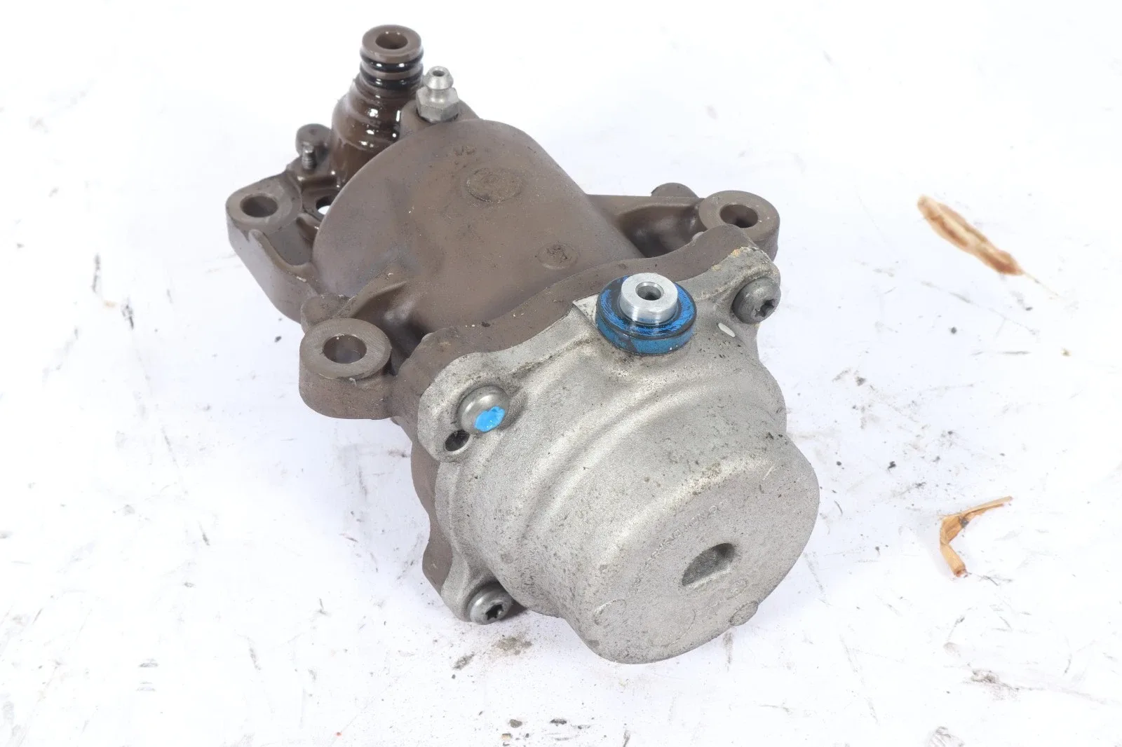 2018-2020 BUICK REGAL SPORTBACK AWD AUTOMATIC TRANSMISSION SERVO ACCUMULATOR OEM image 2