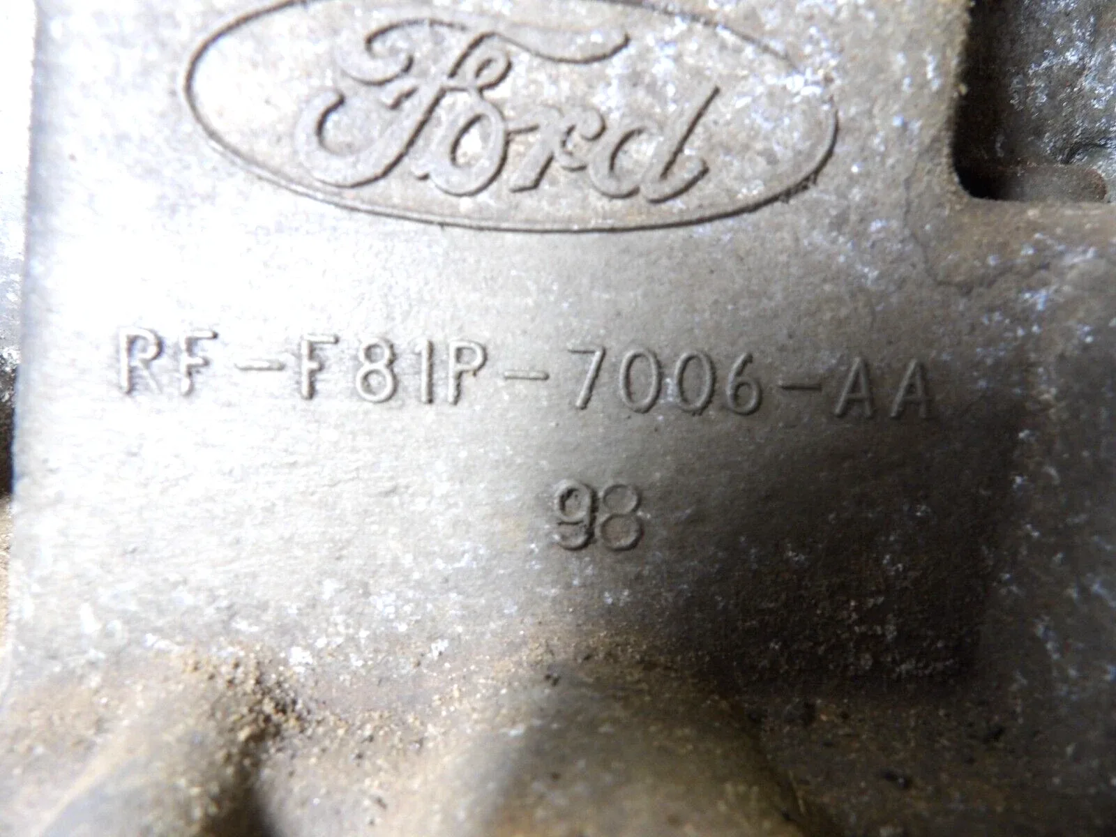 Ford  E4OD Automatic Transmission   351W Small Block  "  Case  "  Very Good  471 image 2