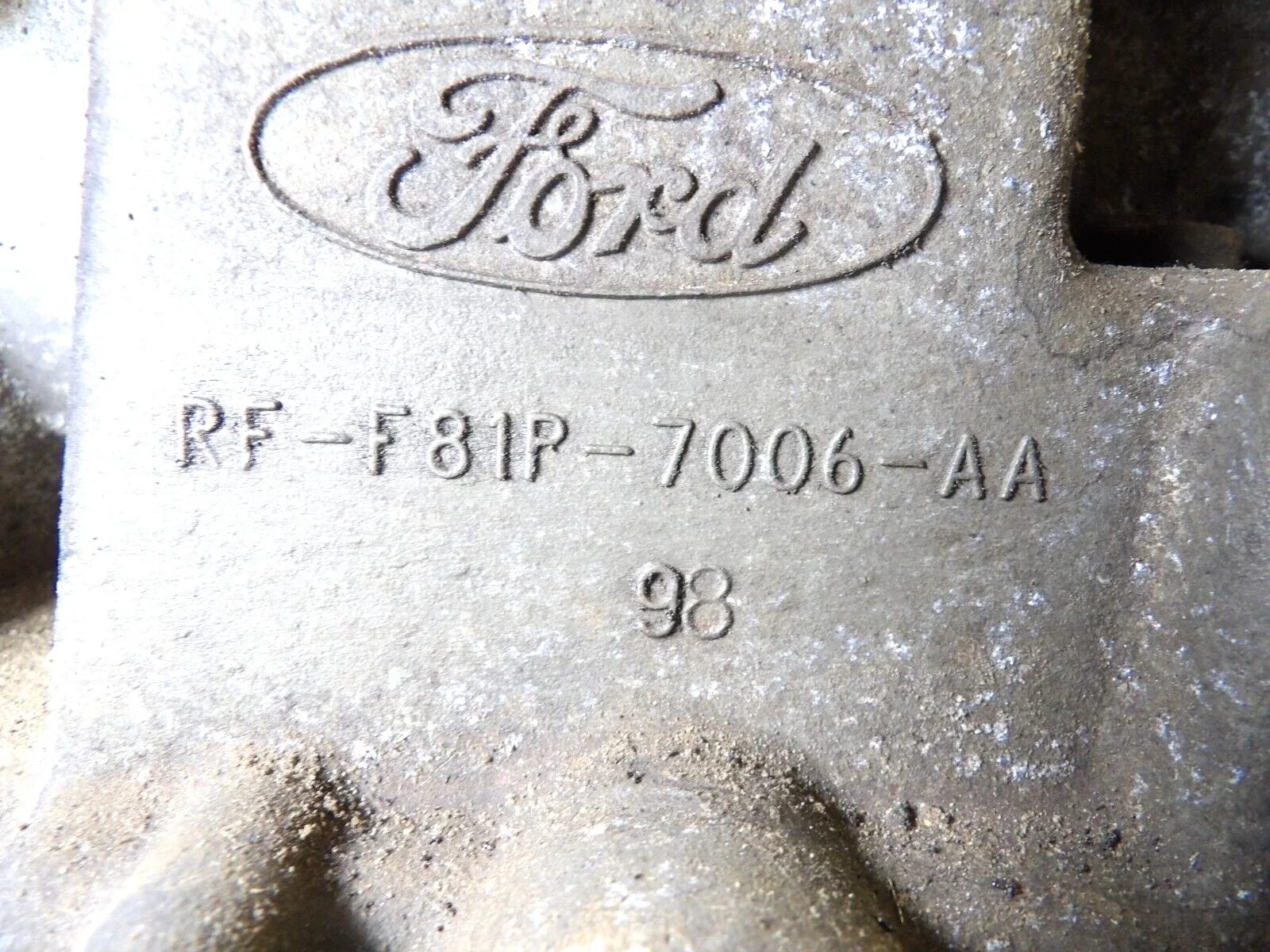 Ford  E4OD Automatic Transmission   351W Small Block  "  Case  "  Very Good  471 image 3