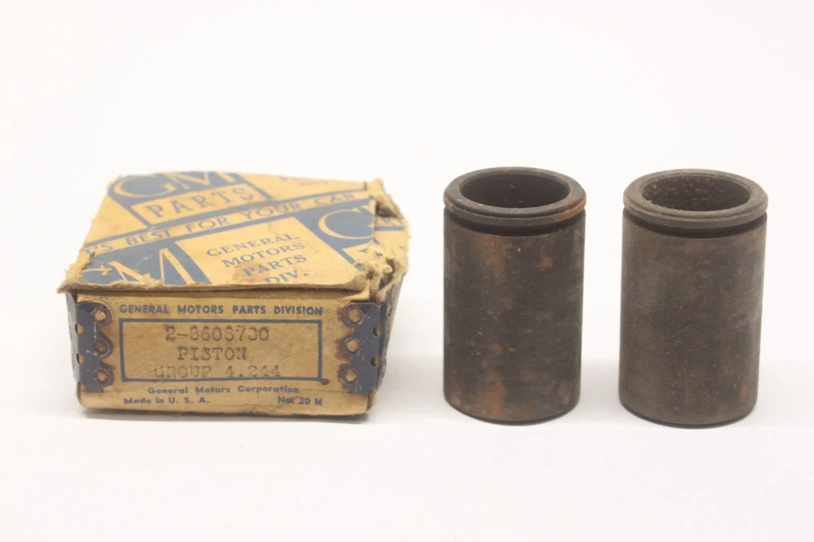 Chevrolet GM Hydramatic Transmission Rear Servo Compensating Pistons 8608700 - Lot of 2 NOS