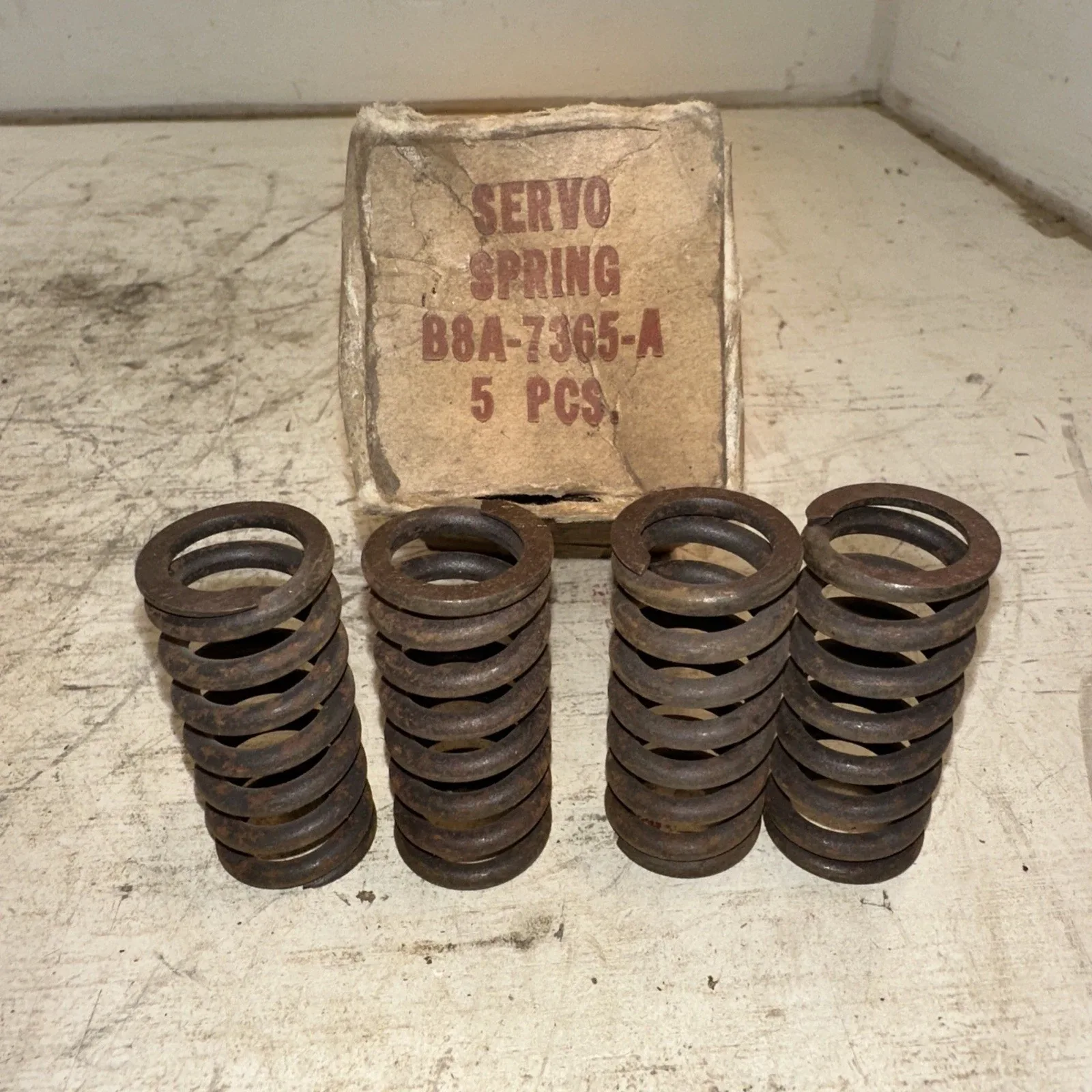 4-NOS New OEM FORD B8A-7365-A REAR BAND SERVO SPRING 1958 O-Matic 3 Speed Trans.