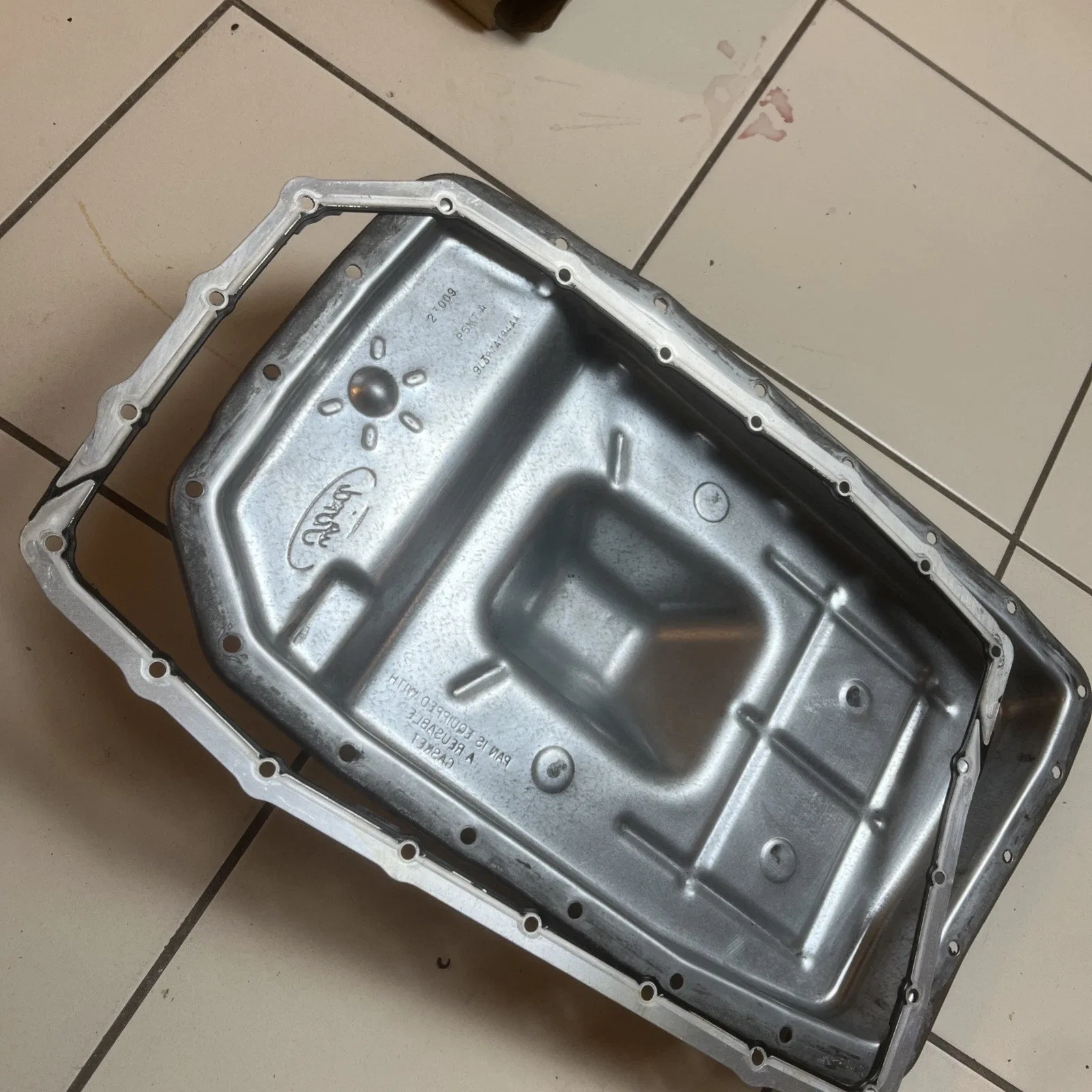 Ford 6R60/6R80 Transmission Oil Pan 9L3P-7A194-AA (Used) image 2