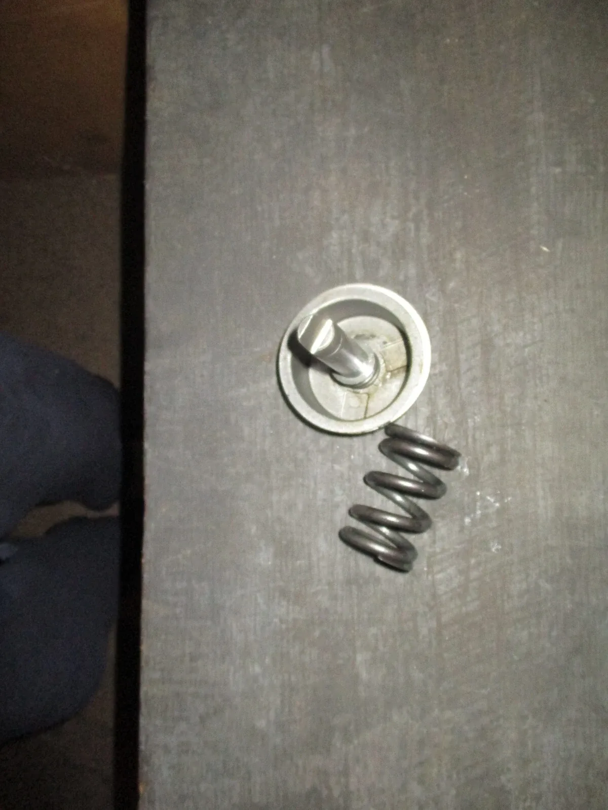 OEM GM 2 SPEED POWERGLIDE ALUMINUM TRANSMISSION BAND SERVO PIN PISTON + SPRING image 2