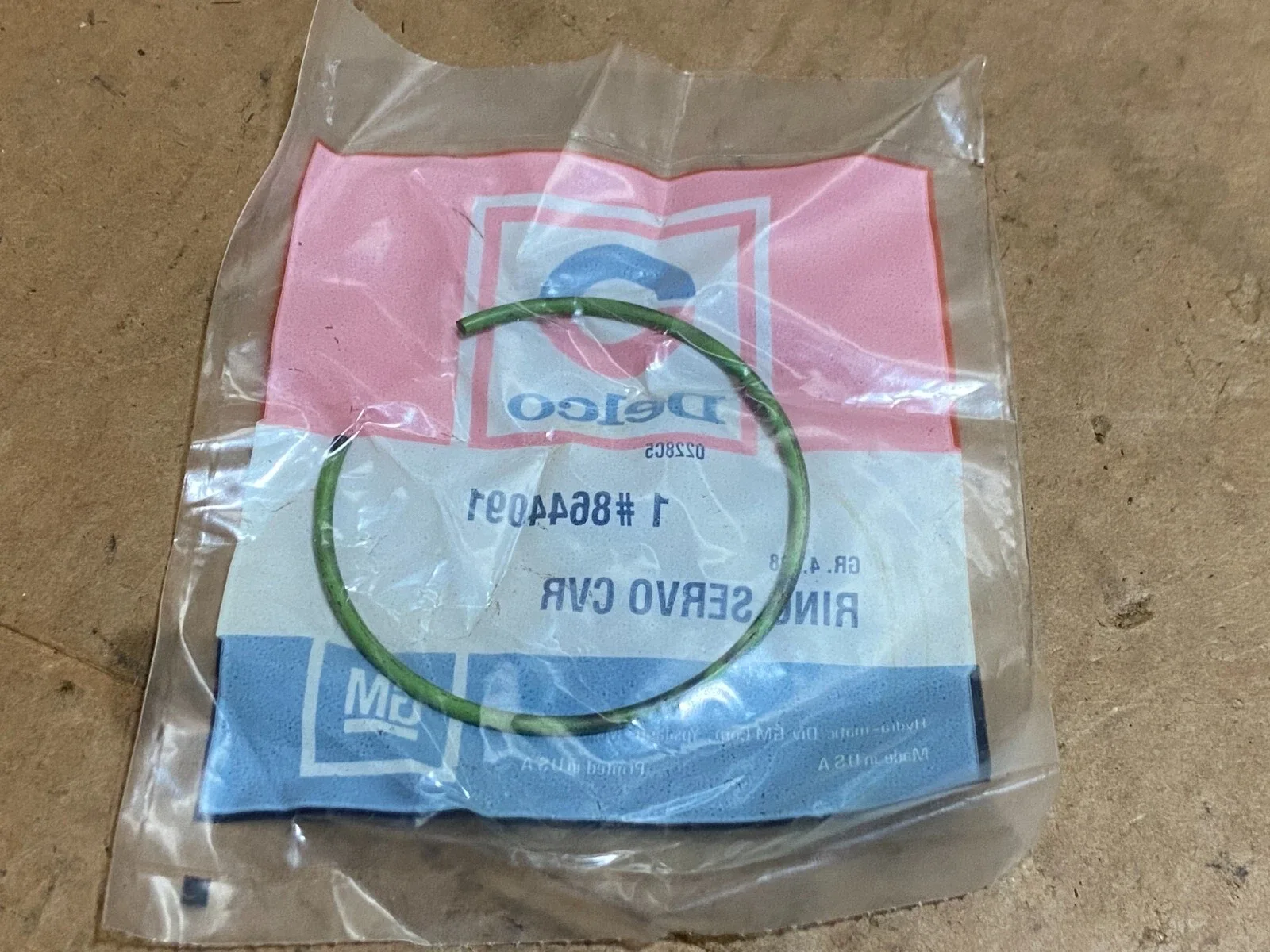GM 8644091 Automatic Transmission Servo Cover Retainer Ring -- NOS OEM