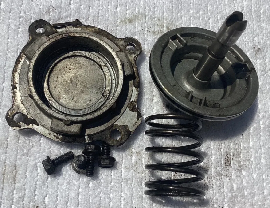 Ford  C4 Auto Trans B Servo     OEM Used     with Spring & Bolts image 2