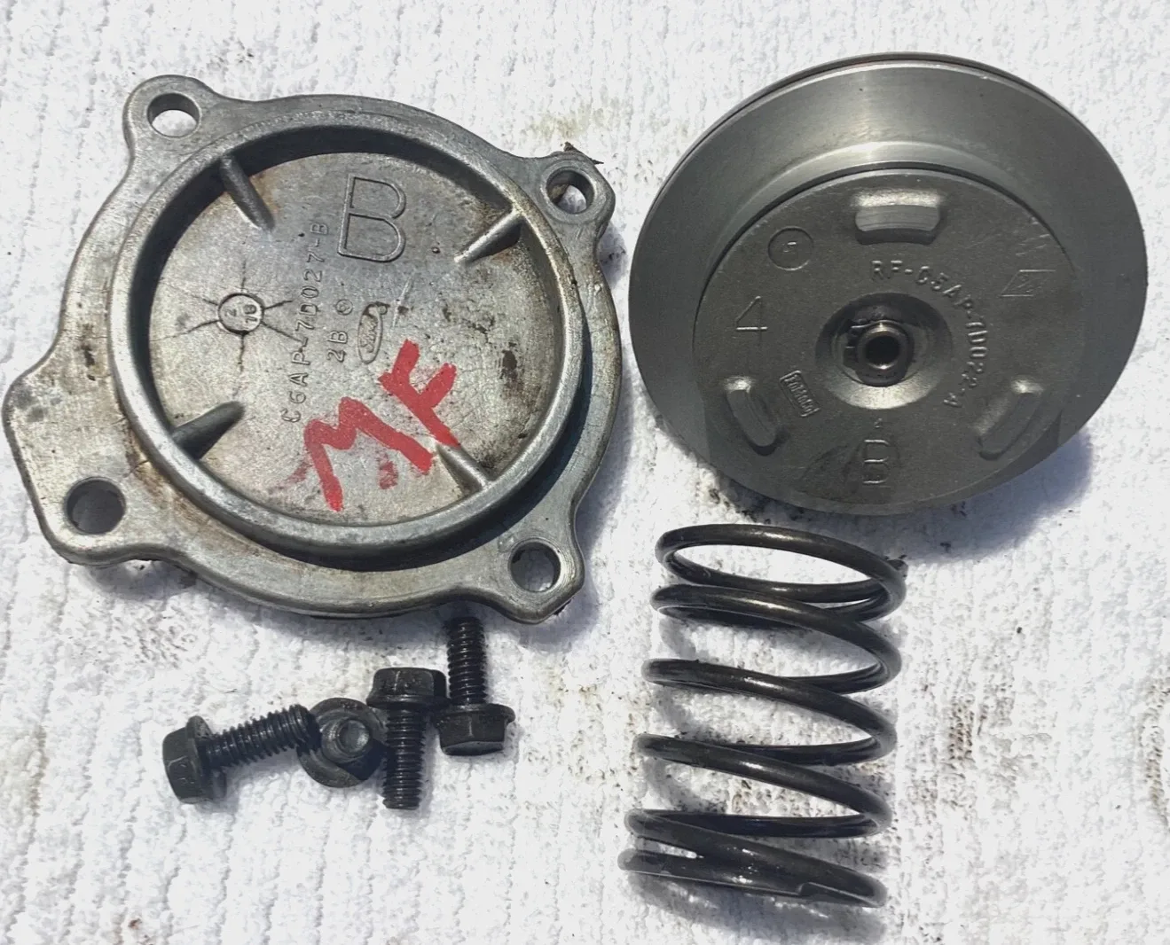 Ford  C4 Auto Trans B Servo     OEM Used     with Spring & Bolts